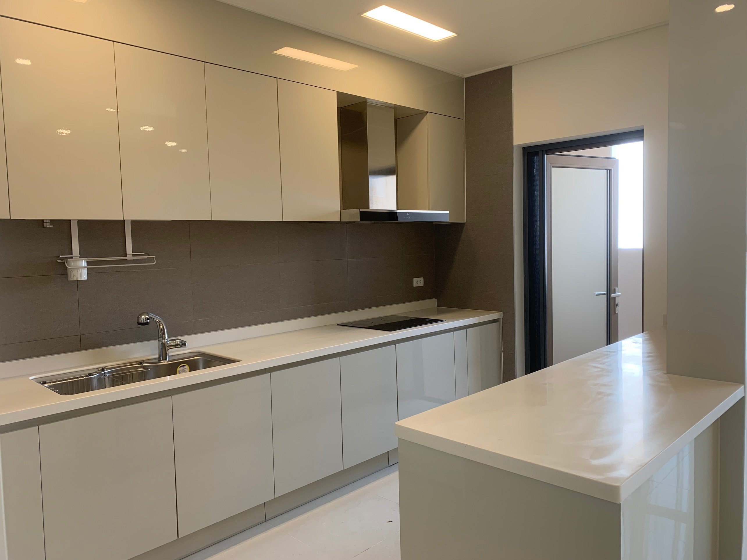 BÁN 2 CĂN HỘ STARLAKE: 2PN/100,94m2 nội thất CĐT căn số 03 tòa 903A 2