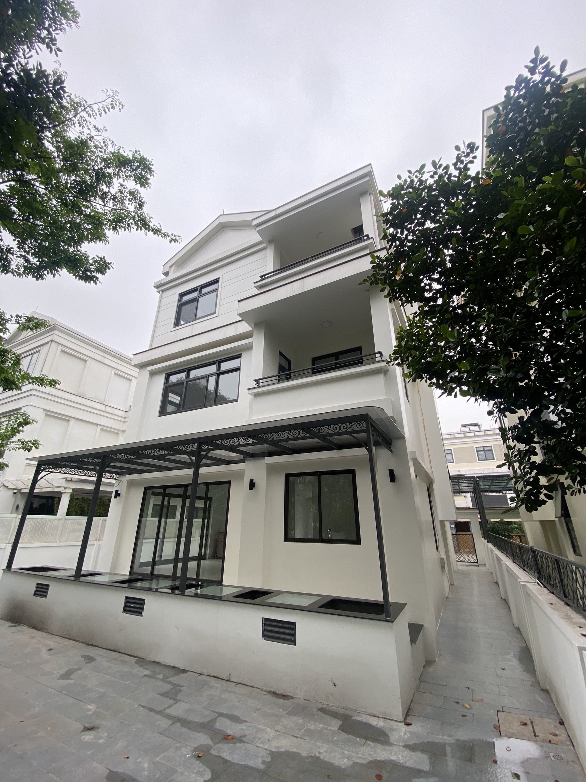 Bán biệt thự đơn lập view vườn hoa 348m2 khu H7 Starlake Tây Hồ giá tốt. 1