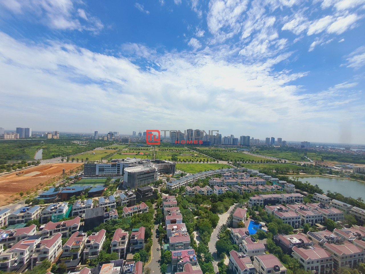 Bán căn 3PN/113m2 tầng cao view Biệt thự + Hồ, mới nguyên bản tòa 903 Starlake 14