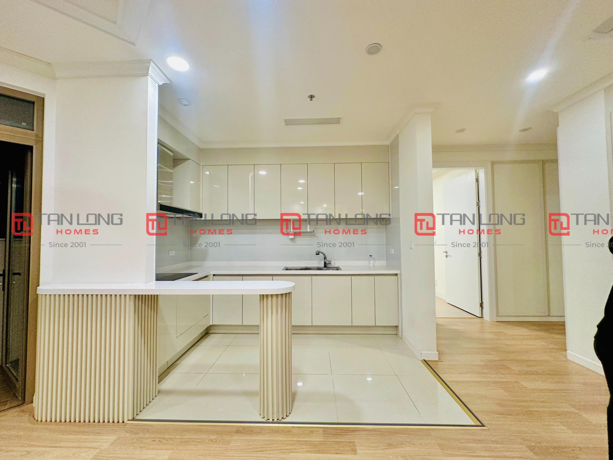 Bán căn E-109,82m2 tầng cao view Hồ Tây tòa 901 Starlake, đầy đủ pháp lý 3
