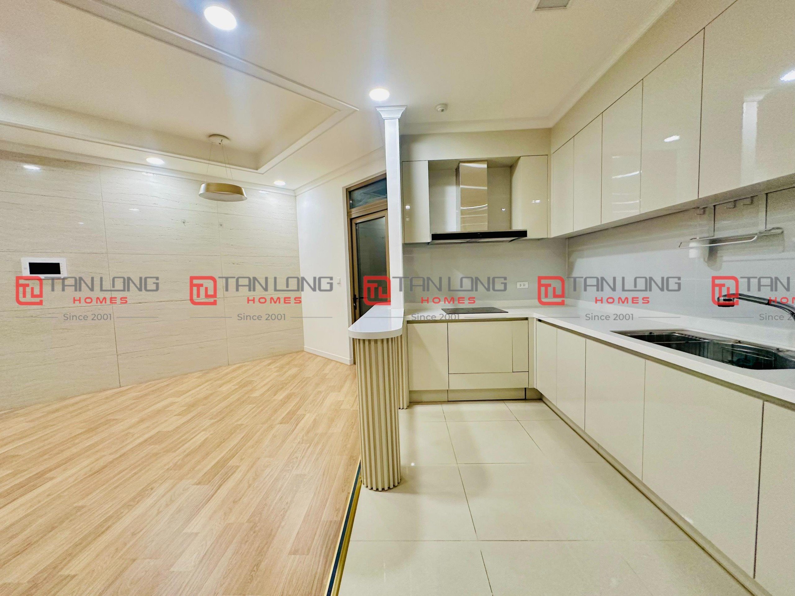 Bán căn E-109,82m2 tầng cao view Hồ Tây tòa 901 Starlake, đầy đủ pháp lý 4