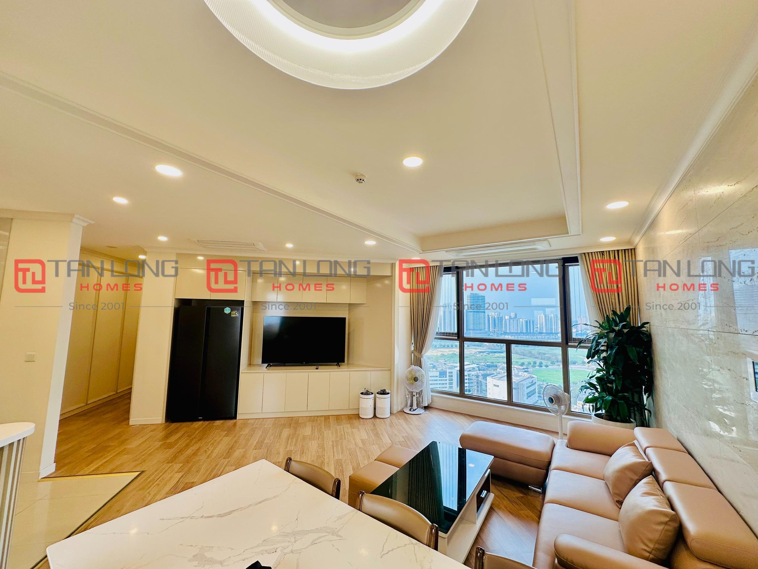 Bán căn E-109,8m2 tầng cao view hồ đẳng cấp tòa 901A Starlake 1