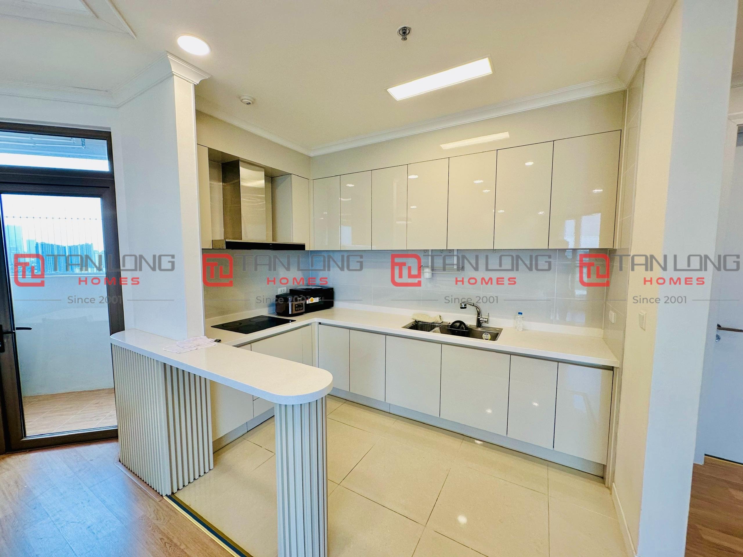 Bán căn E-109,8m2 tầng cao view hồ đẳng cấp tòa 901A Starlake 4