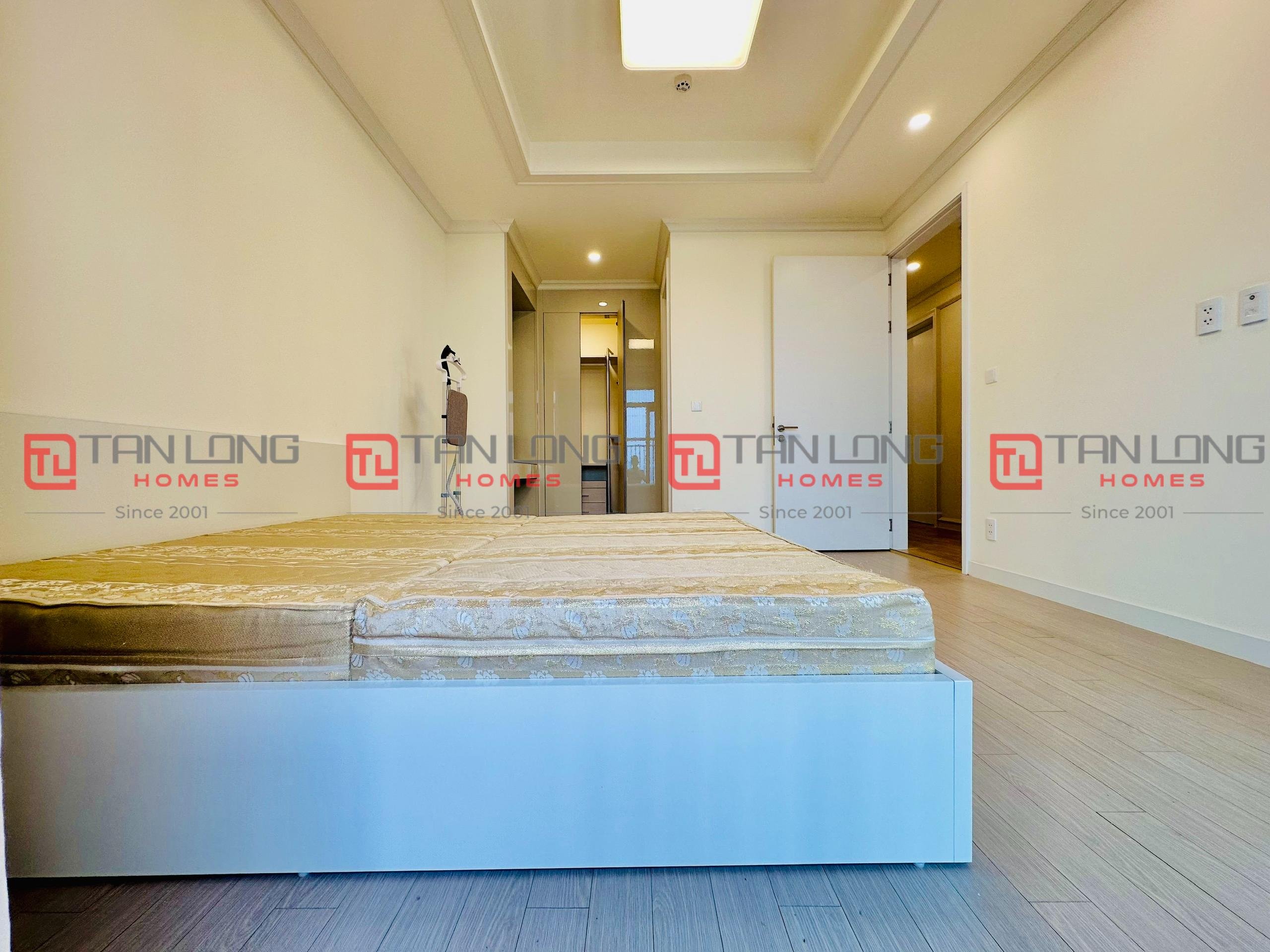 Bán căn E-109,8m2 tầng cao view hồ đẳng cấp tòa 901A Starlake 5
