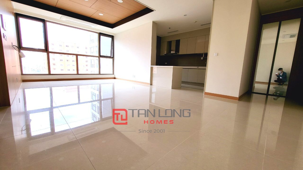 Bán căn hộ 2 ngủ 101m2 tầng cao view hồ tòa 903 Starlake 2