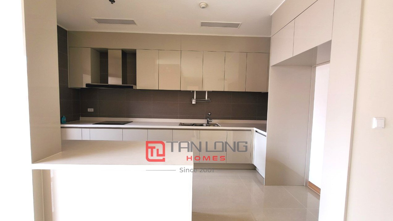 Bán căn hộ 2 ngủ 101m2 tầng cao view hồ tòa 903 Starlake 5