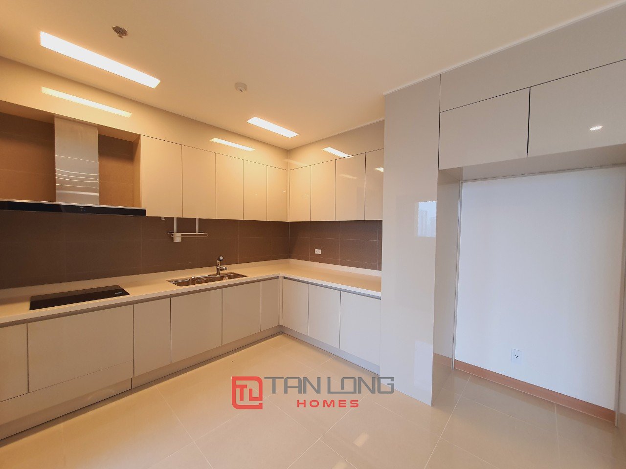 Bán căn hộ 2 ngủ 91m2 nguyên bản view biệt thự tòa 902 Starlake 3