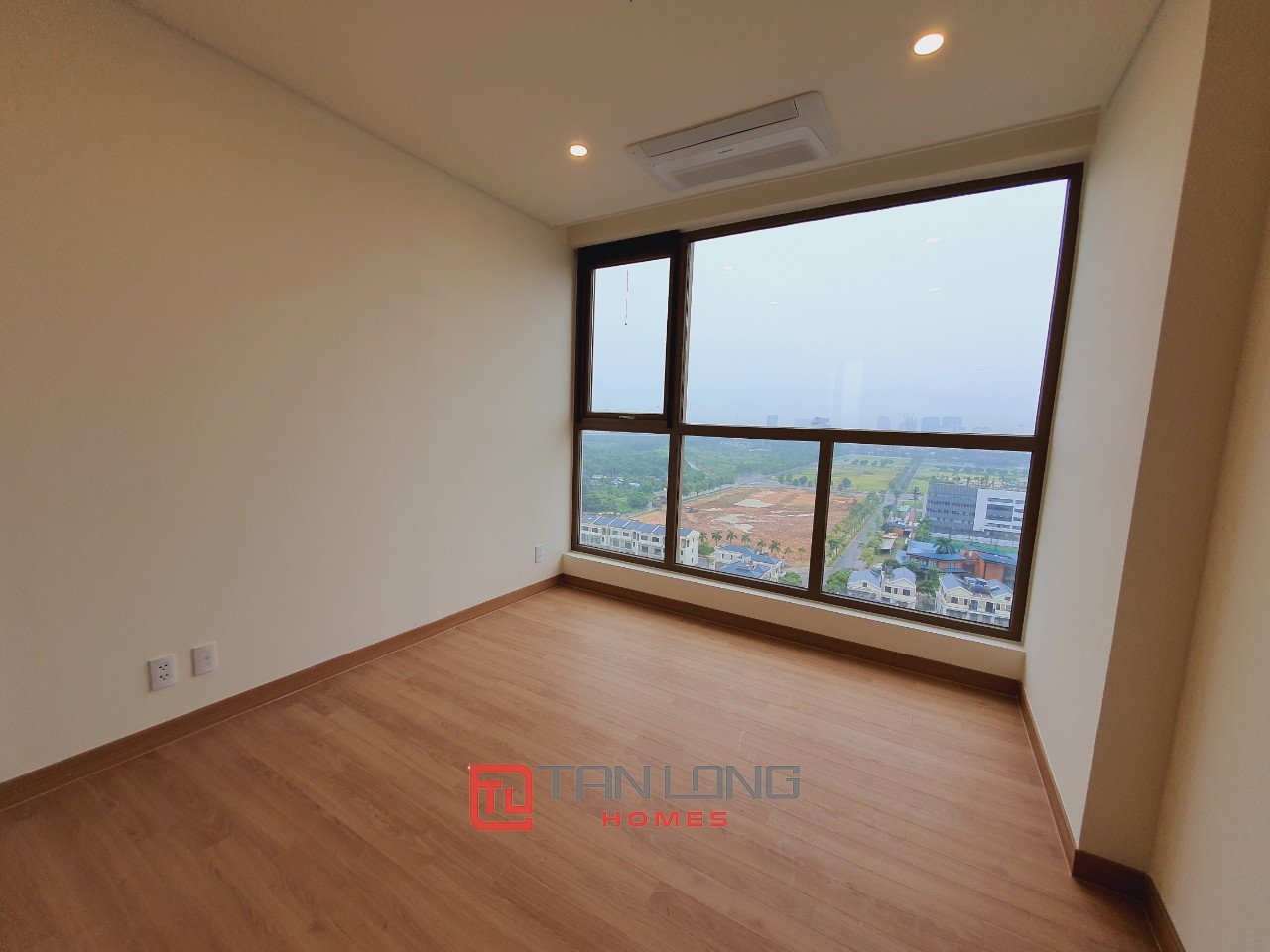 Bán căn hộ 2 ngủ 91m2 nguyên bản view biệt thự tòa 902 Starlake 5