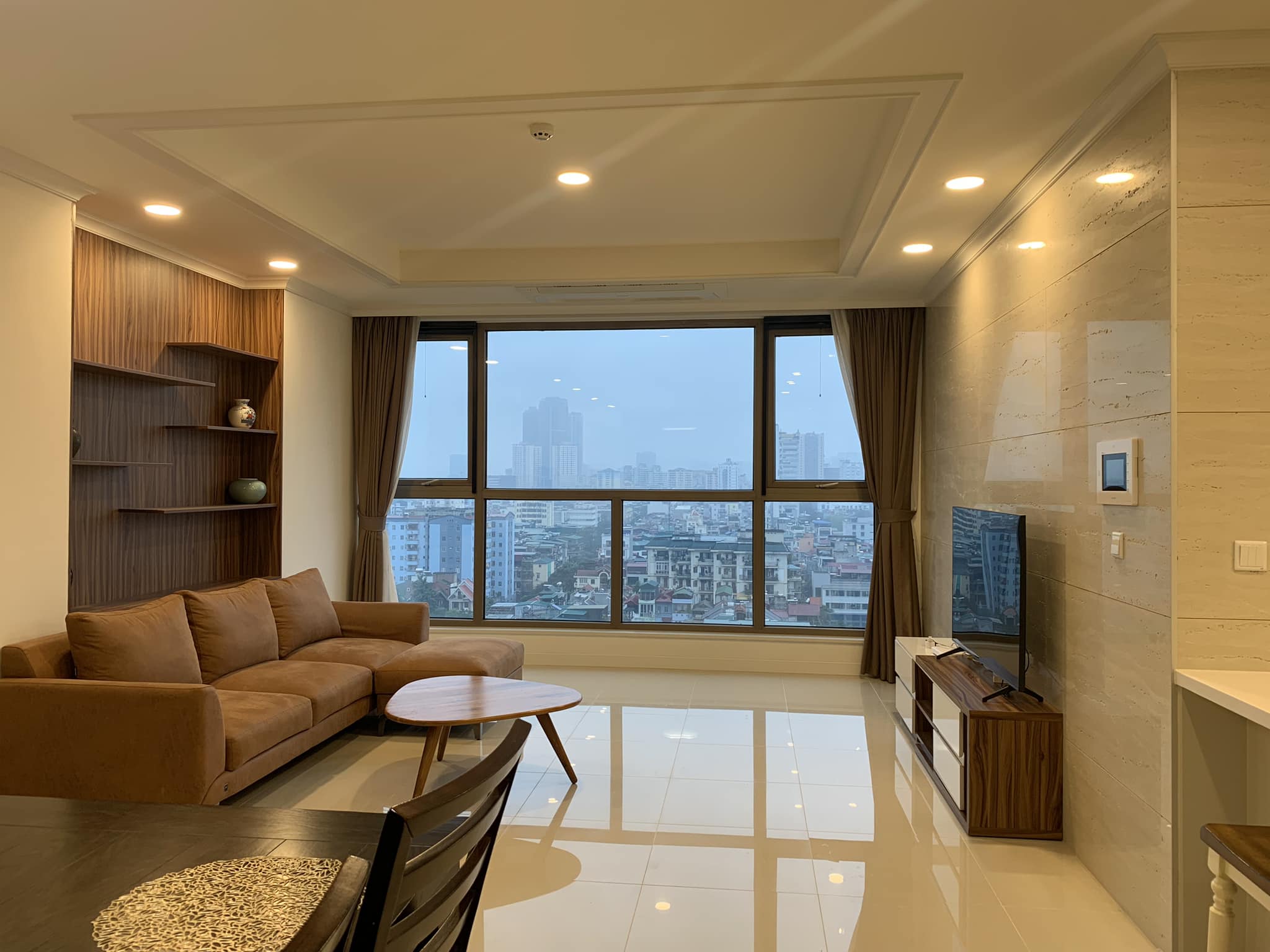 Bán căn hộ 3 ngủ 113m2 full đồ, tầng đẹp, view bể bơi nội khu Starlake 1