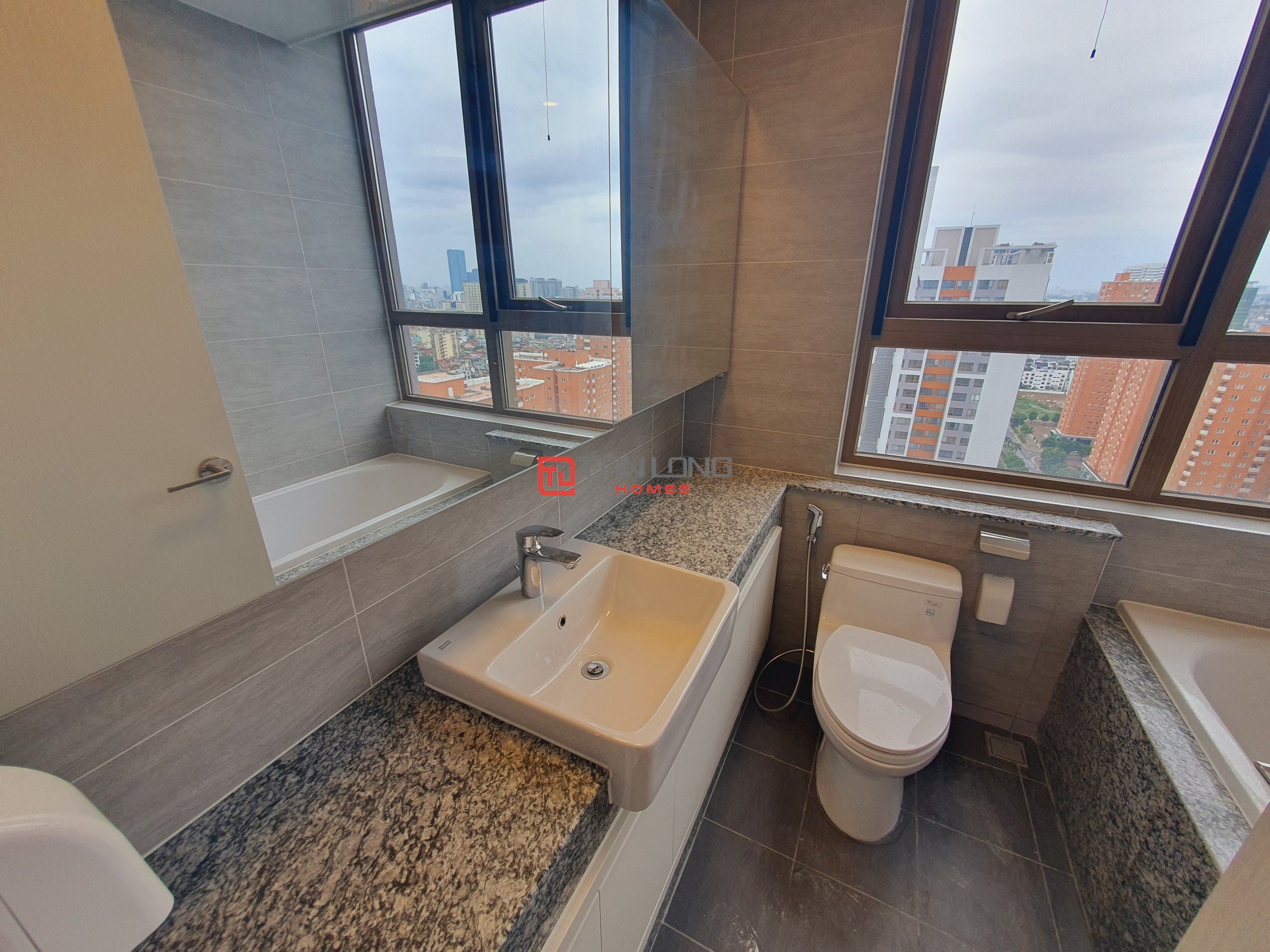 Bán căn hộ 3 phòng ngủ 113m2 - Mẫu Căn G tầng cao tòa 901 Starlake 9