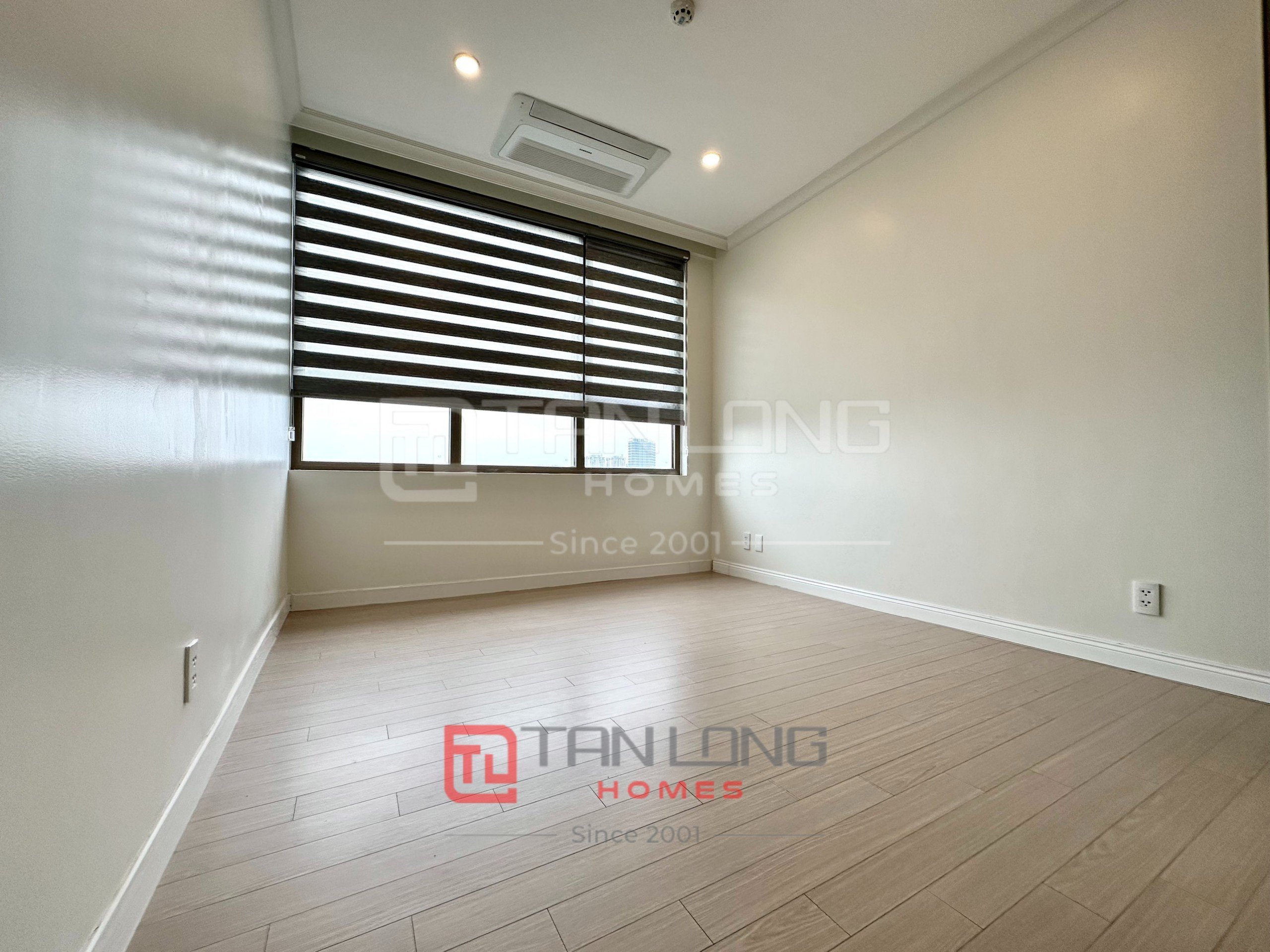 Bán căn hộ 3 phòng ngủ 113m2 mới nguyên bản tòa 901 Starlake, giá hợp lý 10