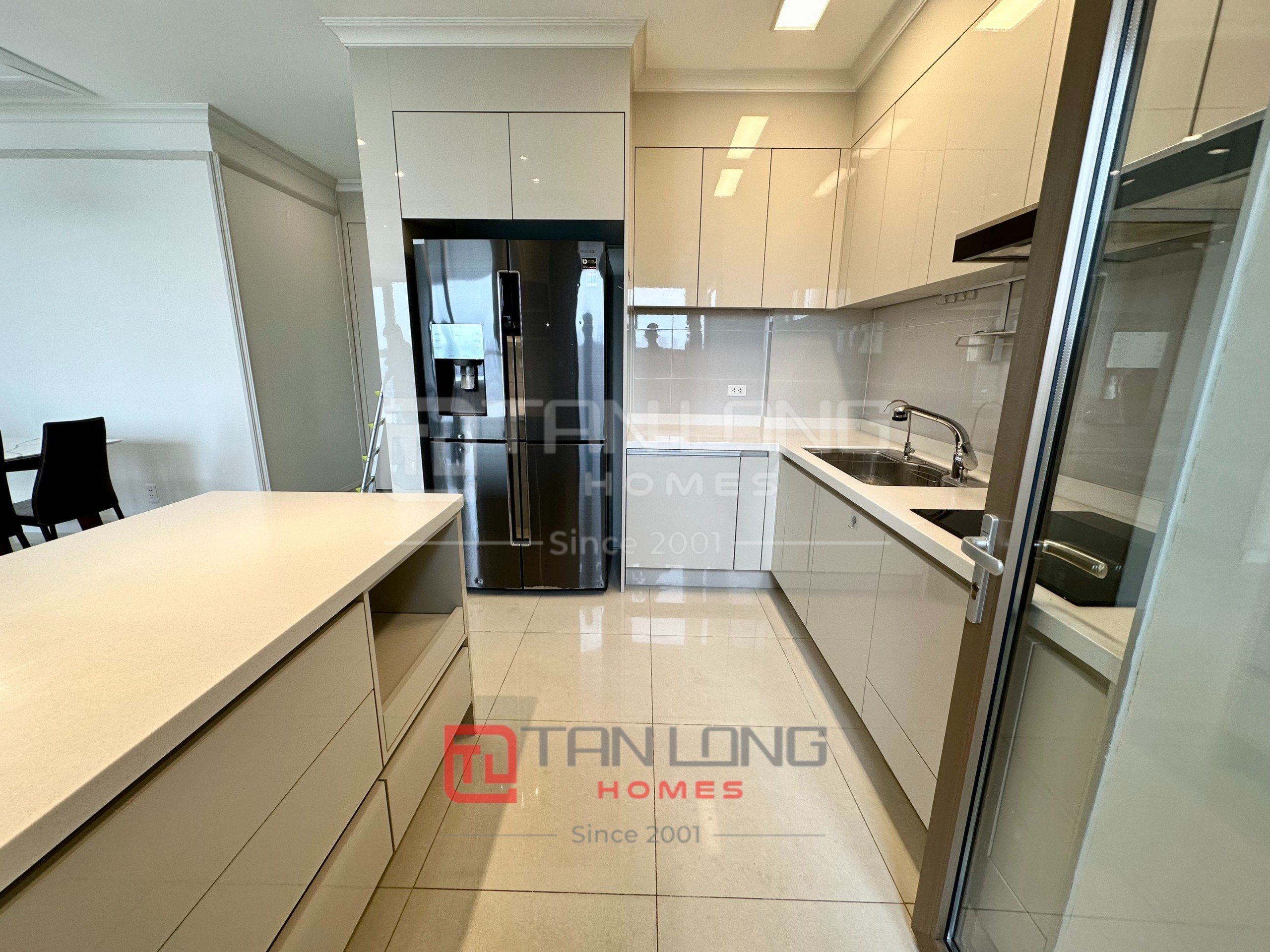 Bán căn hộ 3 phòng ngủ 113m2 mới nguyên bản tòa 901 Starlake, giá hợp lý 5
