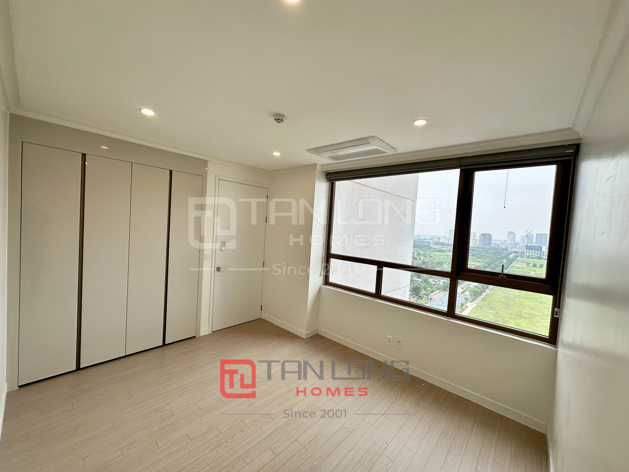 Bán căn hộ 3 phòng ngủ 113m2 mới nguyên bản tòa 901 Starlake, giá hợp lý 9