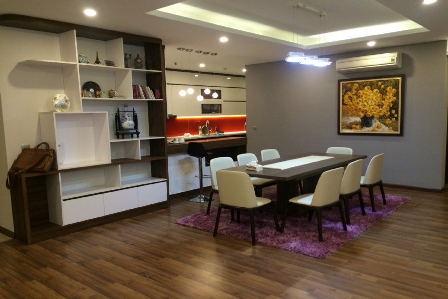 Bán căn hộ 3 phòng ngủ chung cư KDT Tây Hồ Tây Starlake Hà Nội , view nội khu và bể bơi rất thoáng mát 1