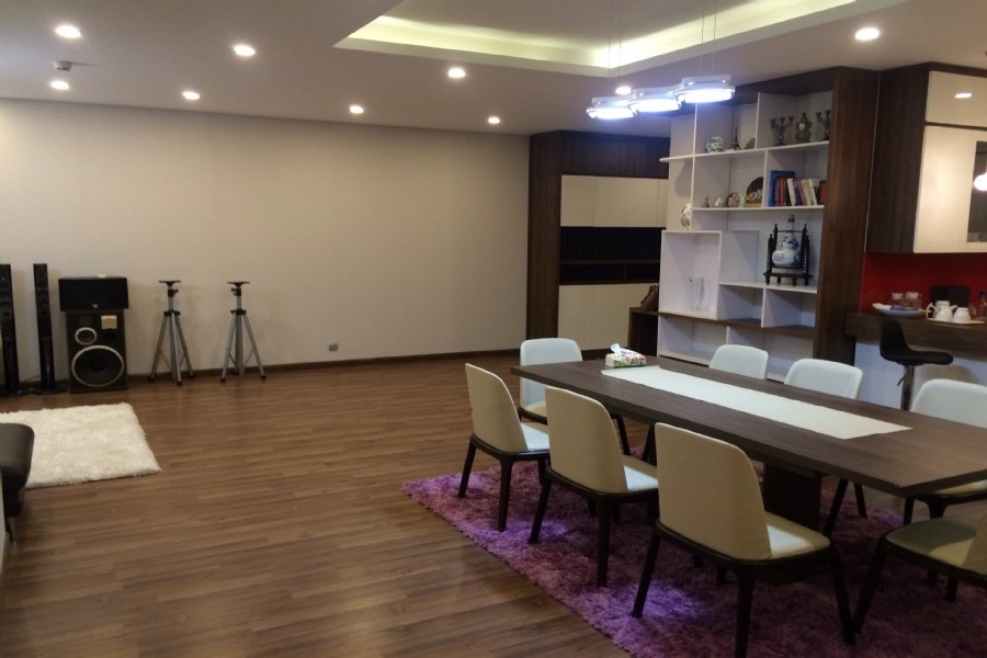 Bán căn hộ 3 phòng ngủ chung cư KDT Tây Hồ Tây Starlake Hà Nội , view nội khu và bể bơi rất thoáng mát 2