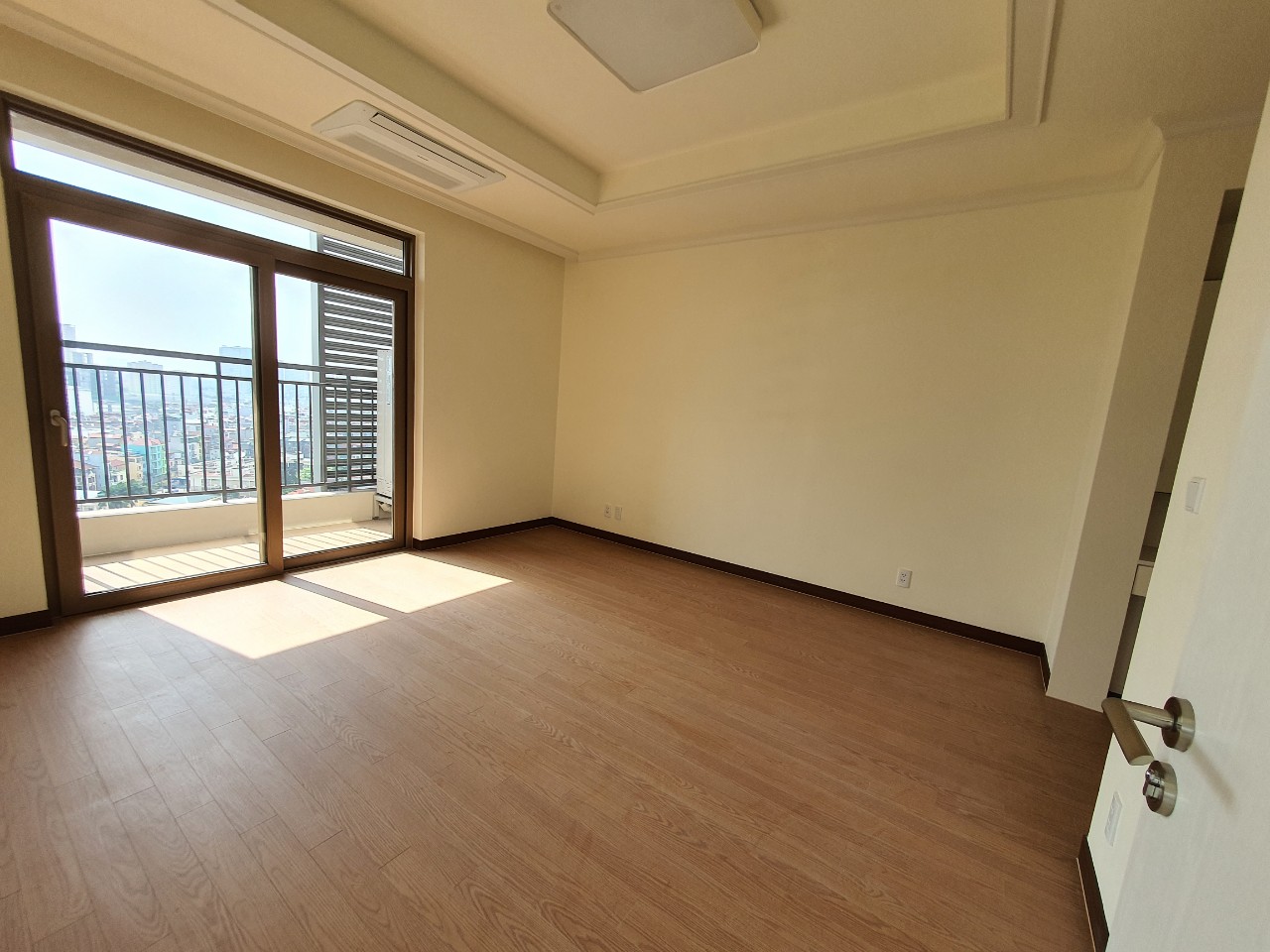 Bán căn hộ 3 phòng ngủ loại H tòa 901B chung cư cao cấp Starlake 7