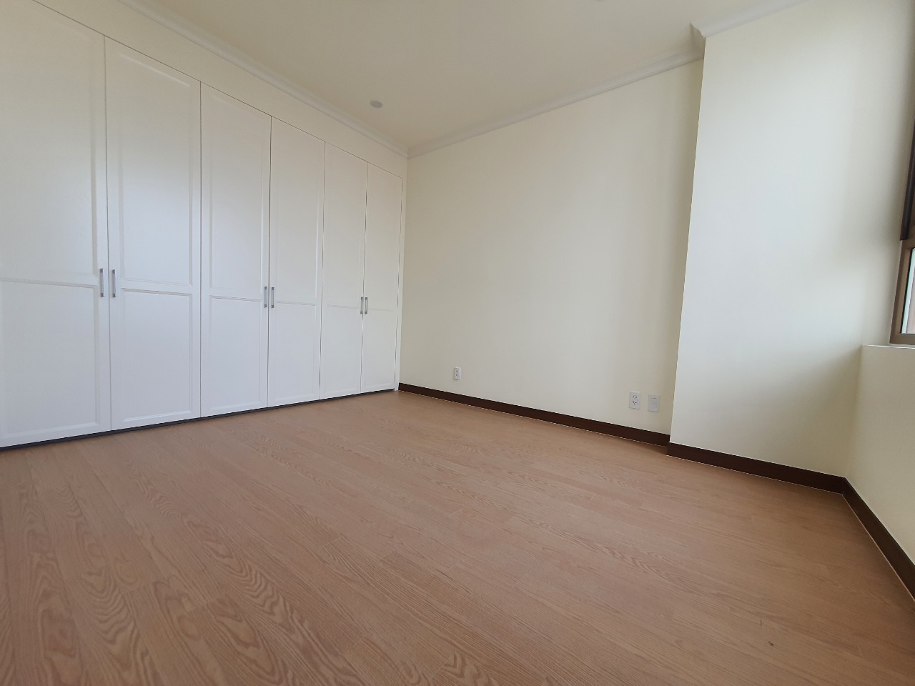 Bán căn hộ 3 phòng ngủ loại H tòa 901B chung cư cao cấp Starlake 8