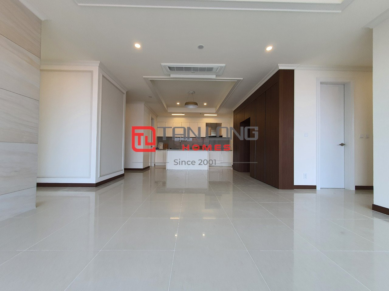 Bán căn hộ 4 ngủ 154m2 - Mẫu K, đồ cơ bản view bể bơi Starlake 1