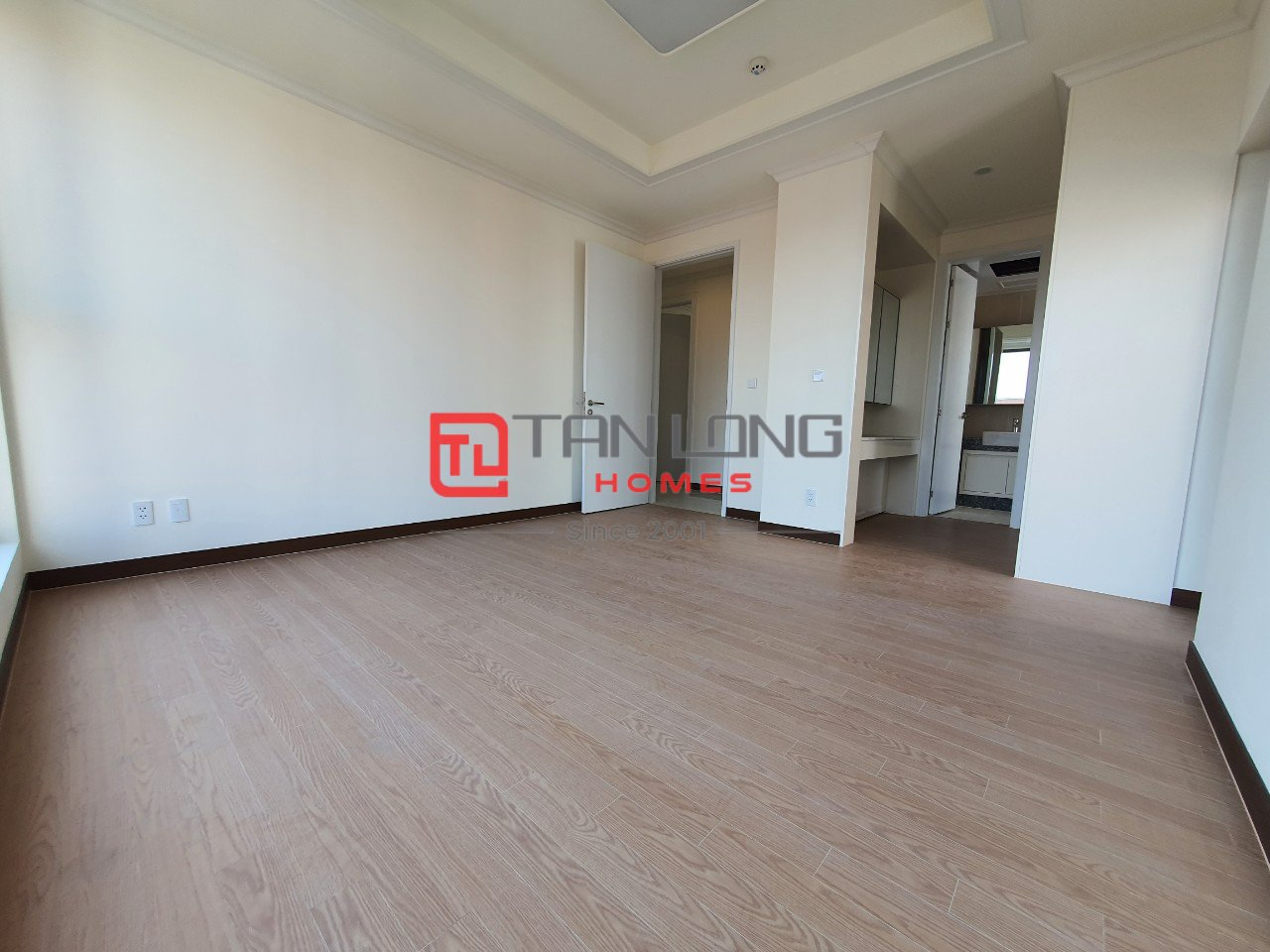 Bán căn hộ 4 ngủ 154m2 - Mẫu K, đồ cơ bản view bể bơi Starlake 11