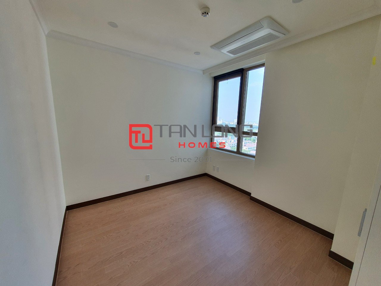 Bán căn hộ 4 ngủ 154m2 - Mẫu K, đồ cơ bản view bể bơi Starlake 9