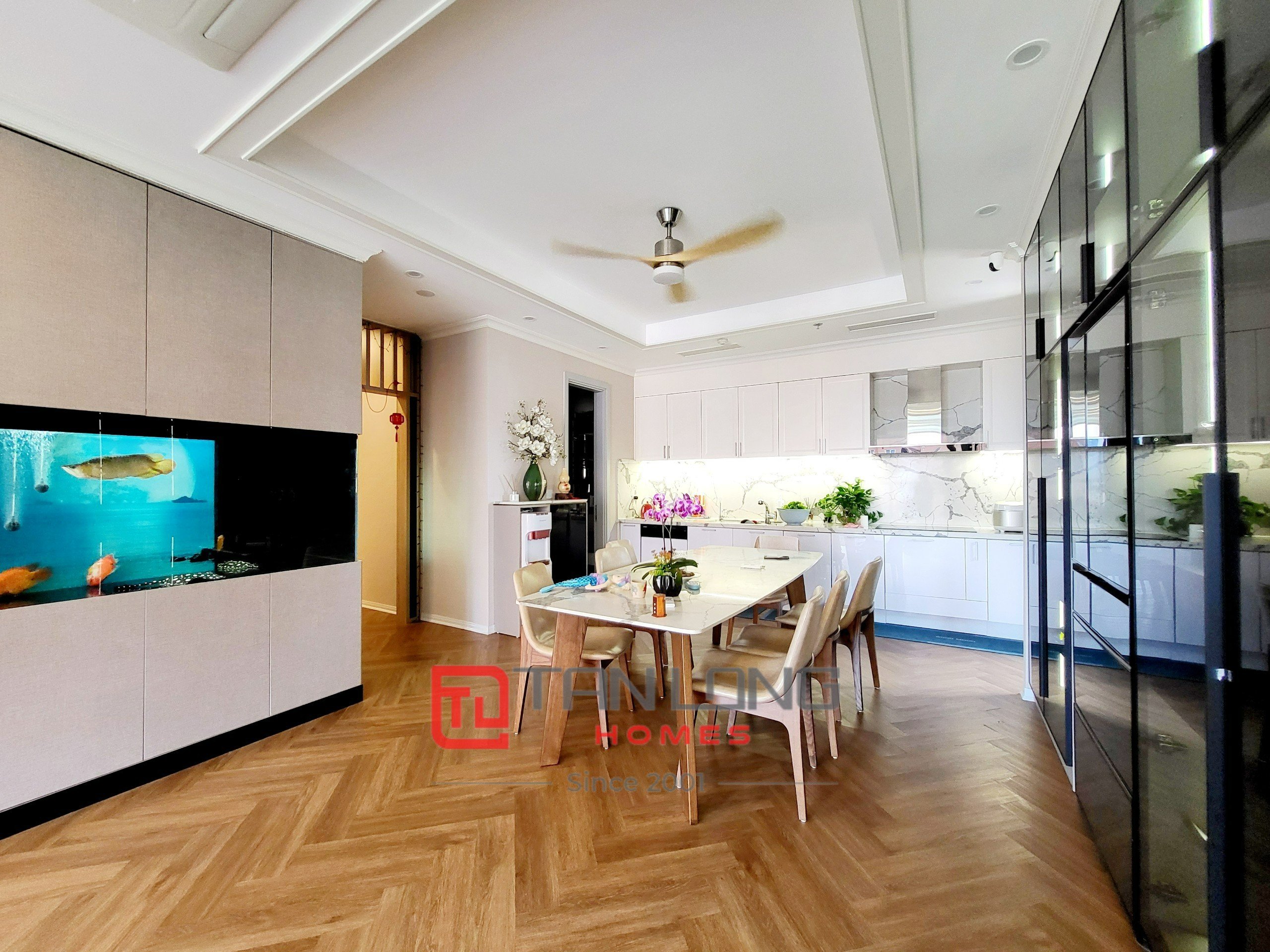 Bán căn hộ 4PN/155m2 đẳng cấp, full đồ nhập khẩu tại Starlake 10