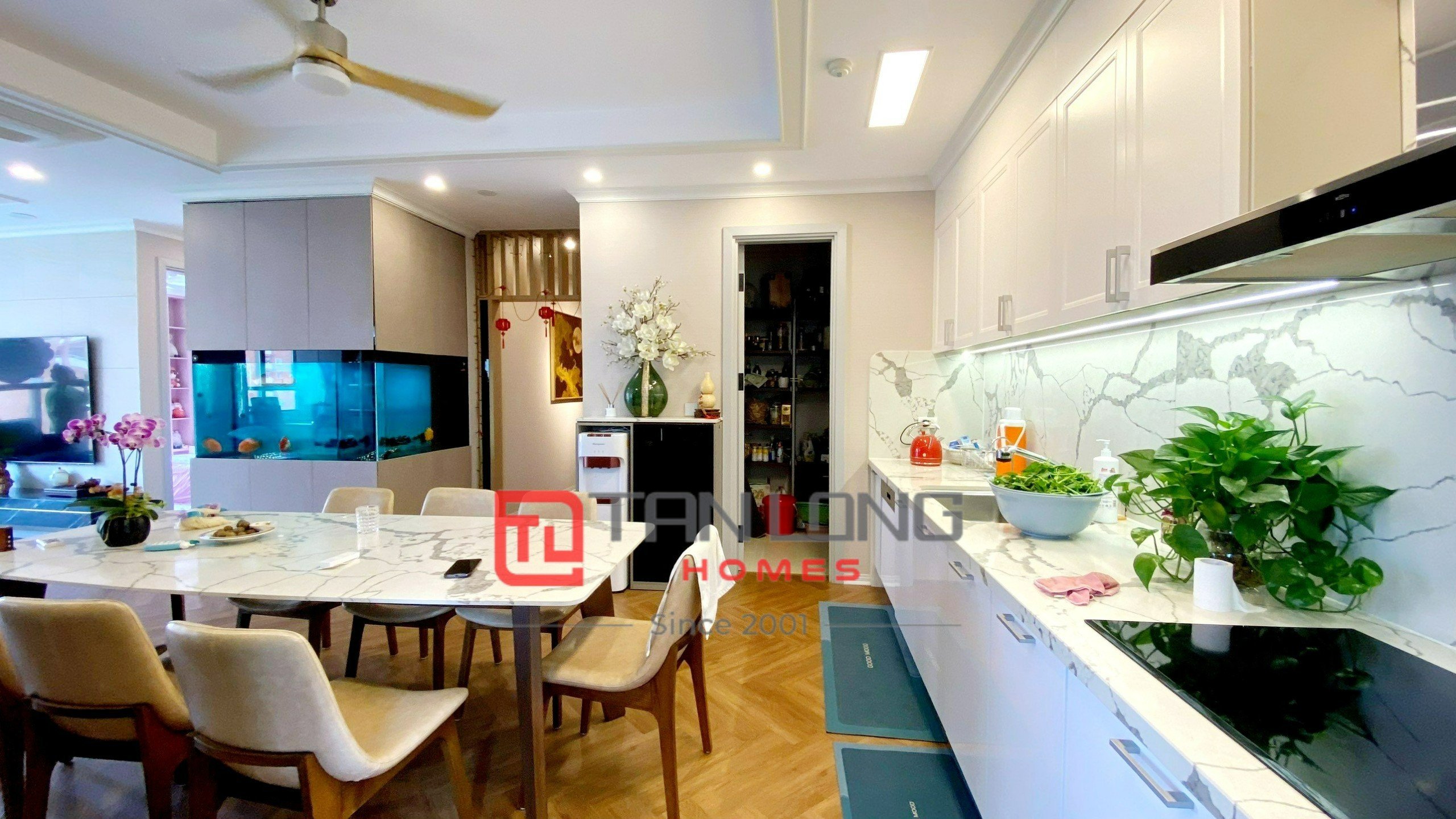 Bán căn hộ 4PN/155m2 đẳng cấp, full đồ nhập khẩu tại Starlake 13