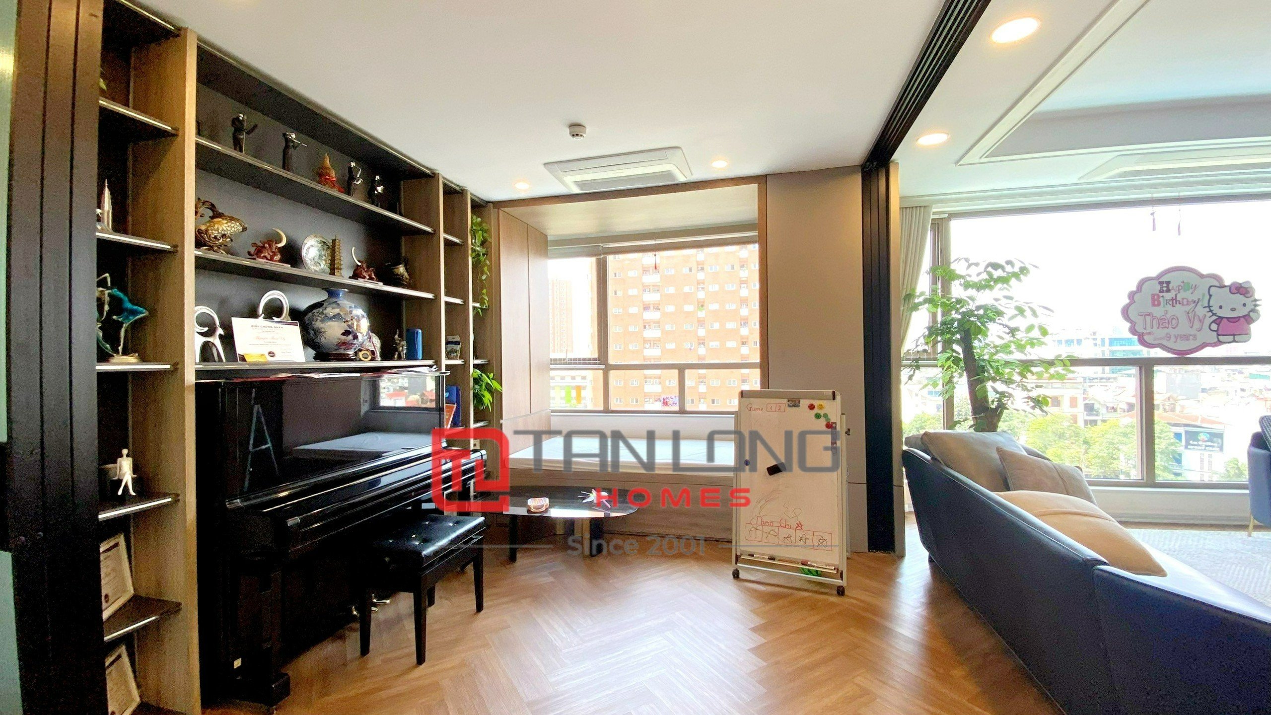 Bán căn hộ 4PN/155m2 đẳng cấp, full đồ nhập khẩu tại Starlake 14