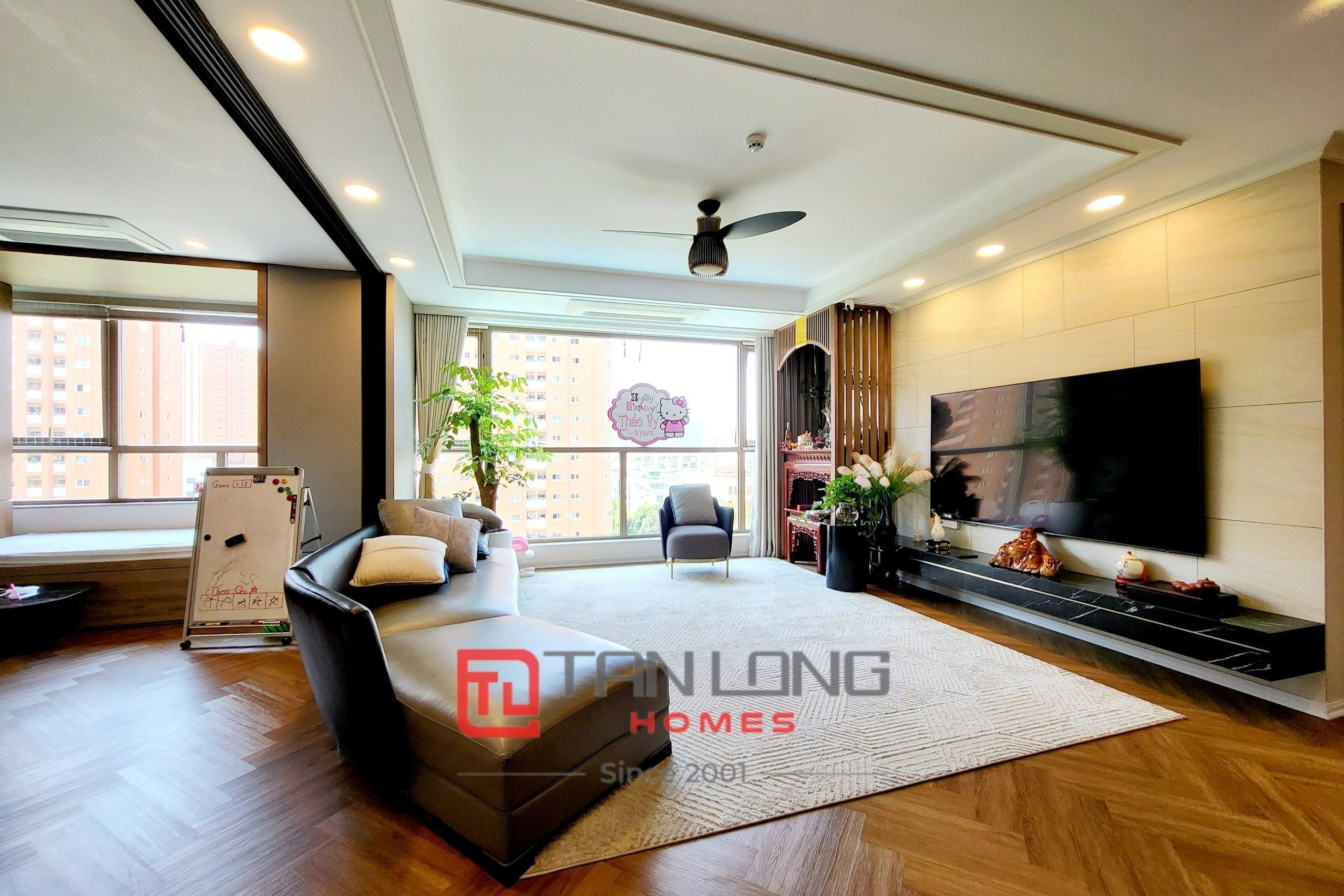 Bán căn hộ 4PN/155m2 đẳng cấp, full đồ nhập khẩu tại Starlake 2