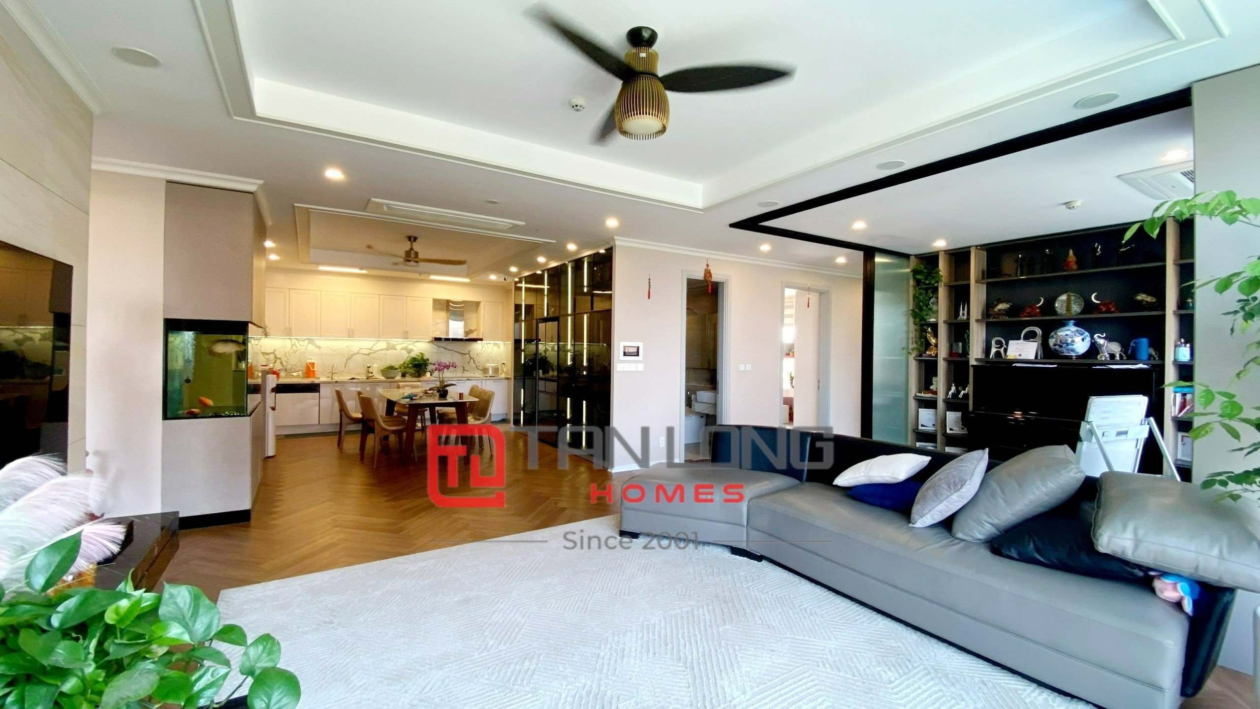 Bán căn hộ 4PN/155m2 đẳng cấp, full đồ nhập khẩu tại Starlake 3
