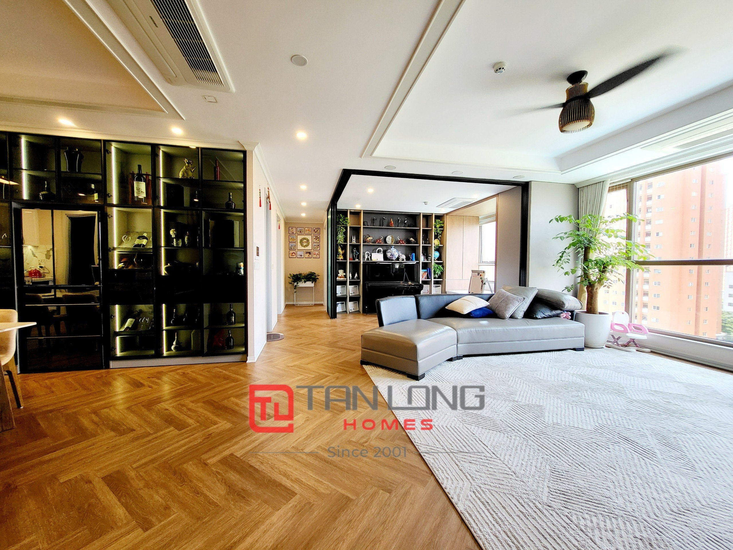 Bán căn hộ 4PN/155m2 đẳng cấp, full đồ nhập khẩu tại Starlake 6