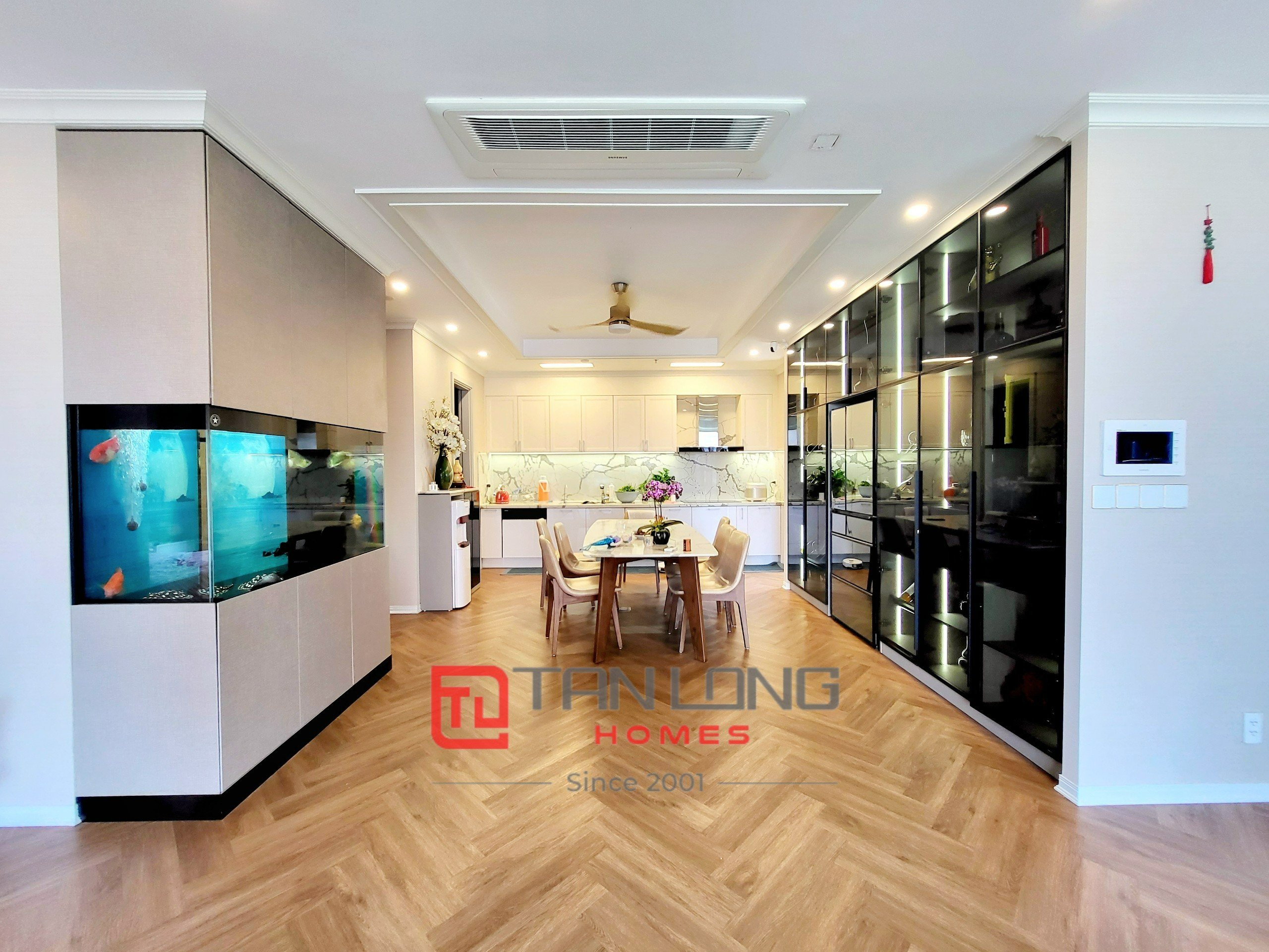 Bán căn hộ 4PN/155m2 đẳng cấp, full đồ nhập khẩu tại Starlake 8