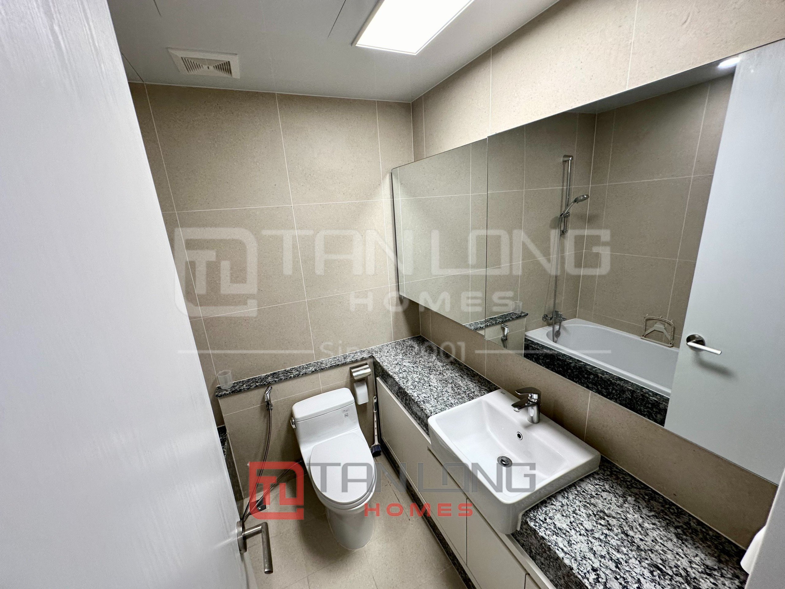BÁN GẤP! Căn hộ 3 ngủ 125,4m2 - Mẫu H ban công Đông Nam tòa 903 Starlake 12