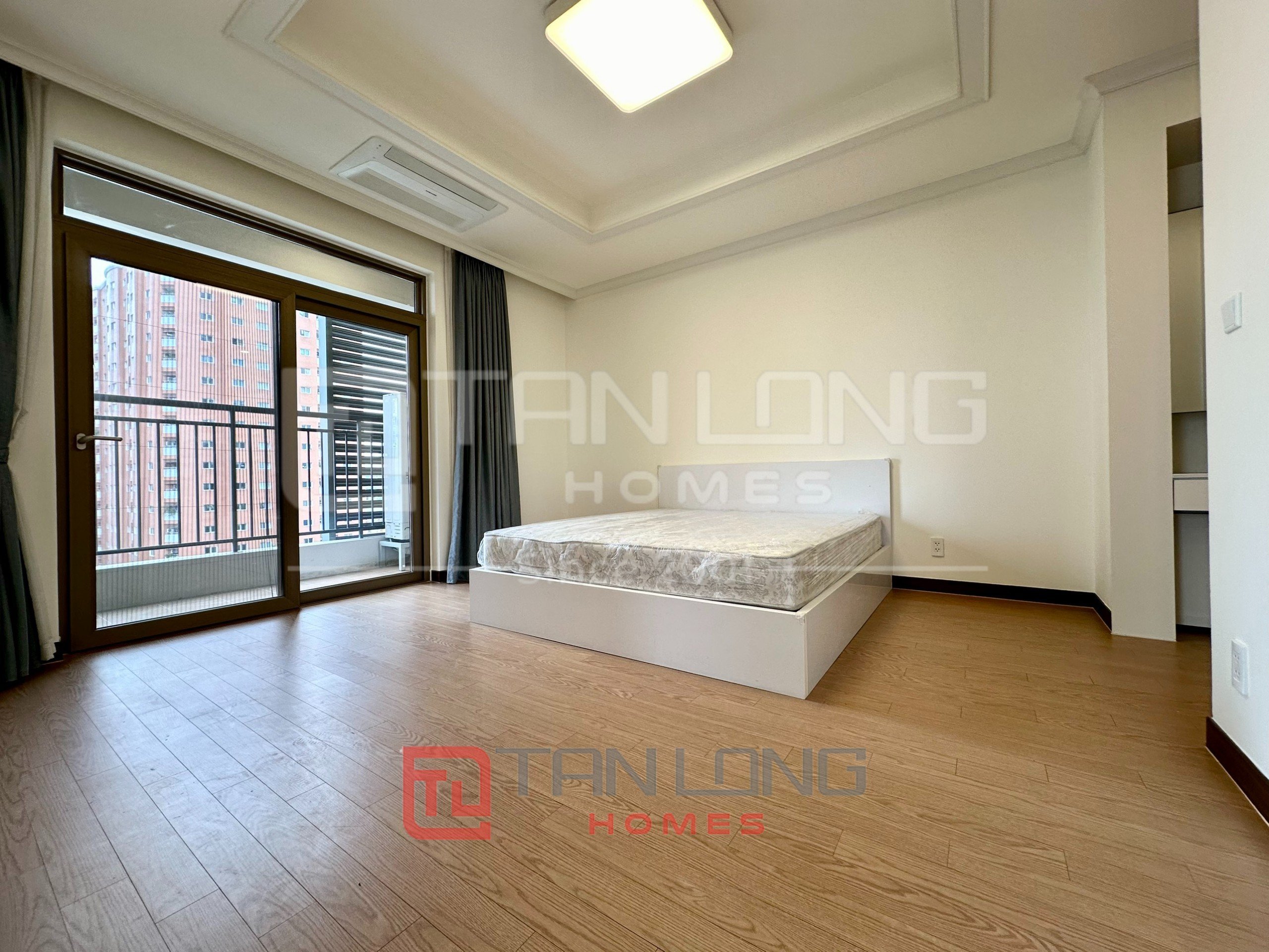 BÁN GẤP! Căn hộ 3 ngủ 125,4m2 - Mẫu H ban công Đông Nam tòa 903 Starlake 9