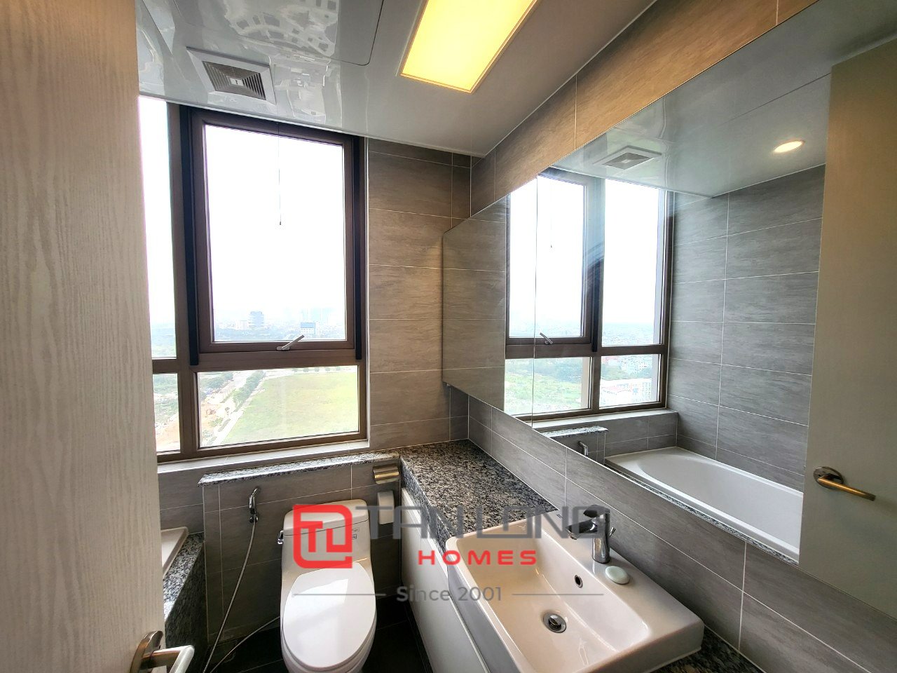 Bán gấp suất người nước ngoài căn 3PN/113m2 view hồ tuyệt đẹp tại Starlake 8