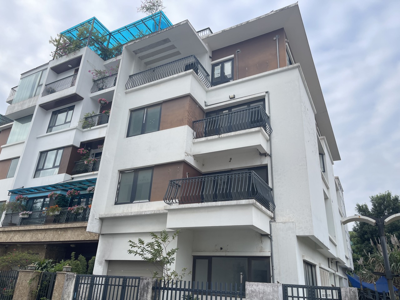 Bán liền kề Romantic cạnh Starlake diện tích 120m2, mặt tiền 8.5m 1