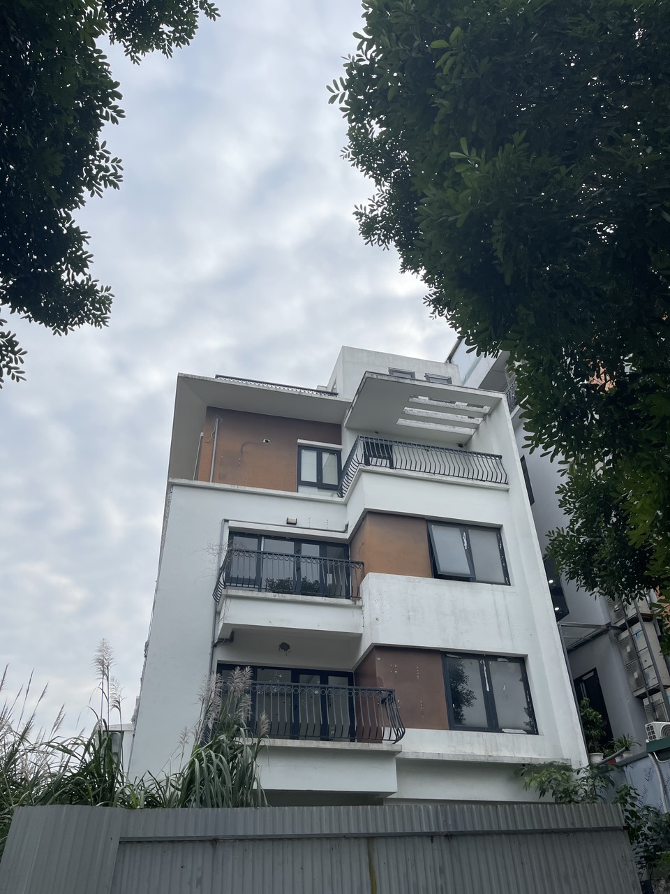 Bán liền kề Romantic cạnh Starlake diện tích 120m2, mặt tiền 8.5m 2