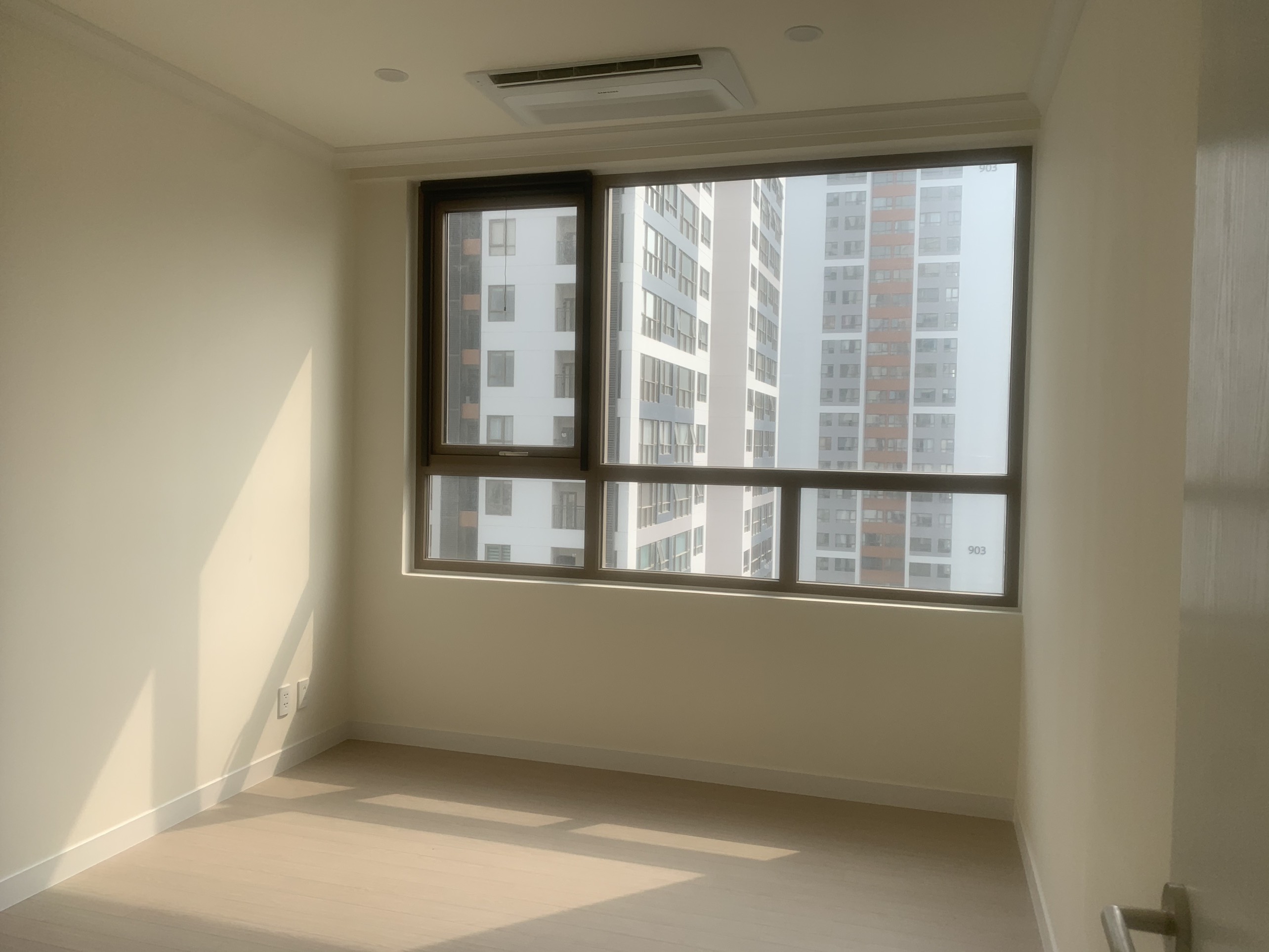 Bán nhanh căn hộ 3 phòng ngủ hướng Nam nguyên bản CĐT tòa 901B Starlake 3