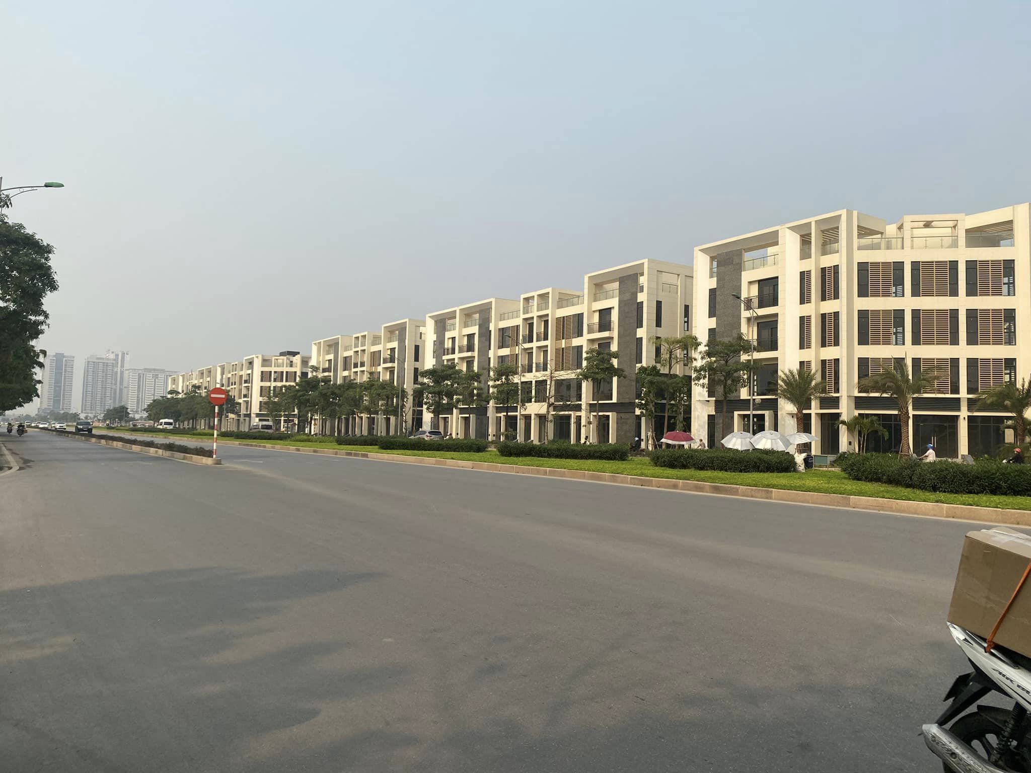 Bán nhanh shophouse K3 Starlake: 285m2 x 5 tầng lô góc 3 mặt tiền đẹp nhất dự án 4