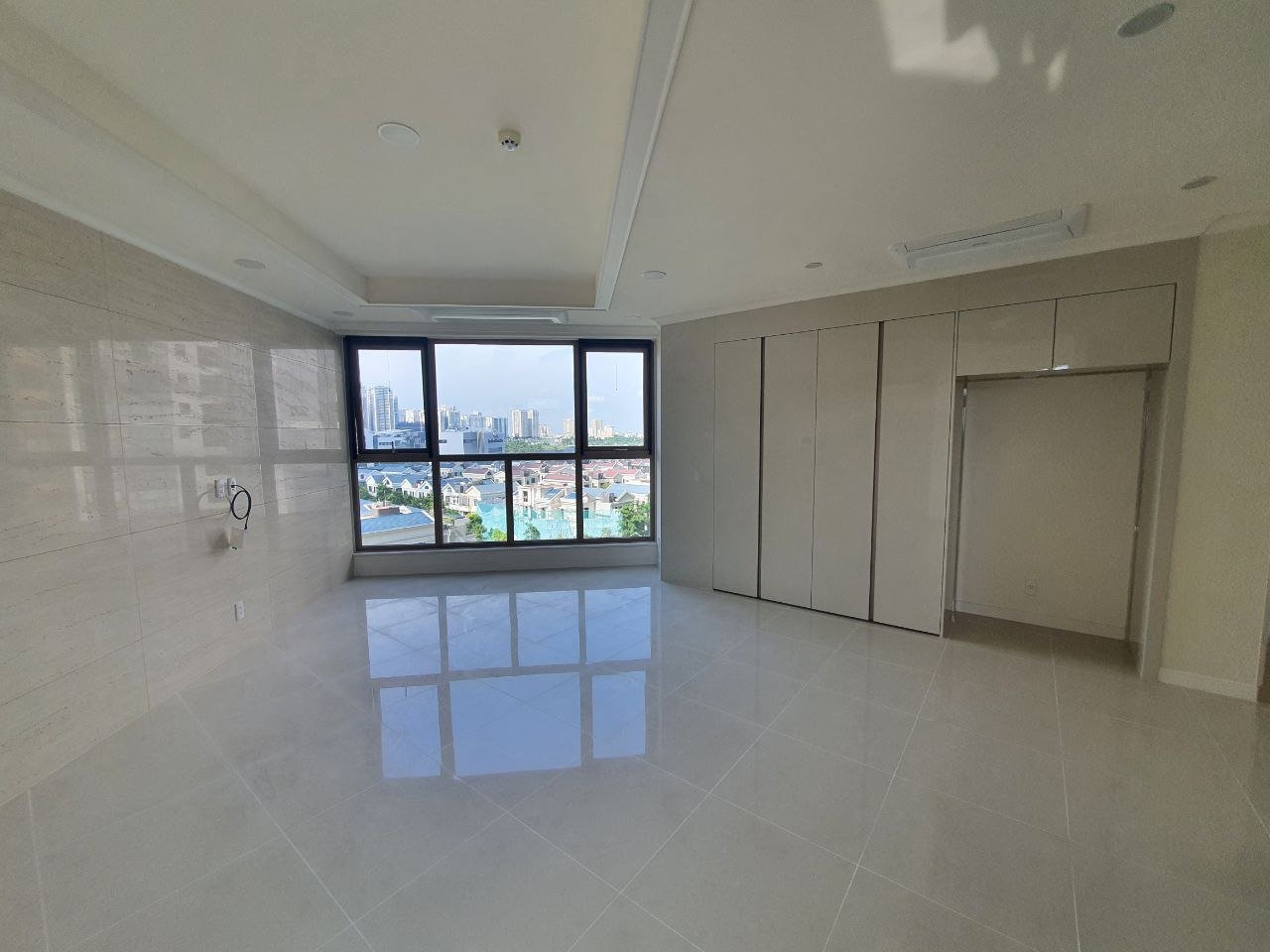 Cần bán căn E-110m2 tầng trung, đồ cơ bản tòa 903 Starlake, giá tốt! 2