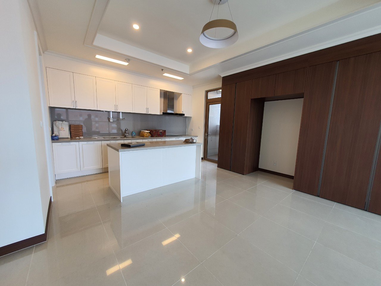 cần bán căn hộ 04 phòng ngủ đẹp tòa 902 3