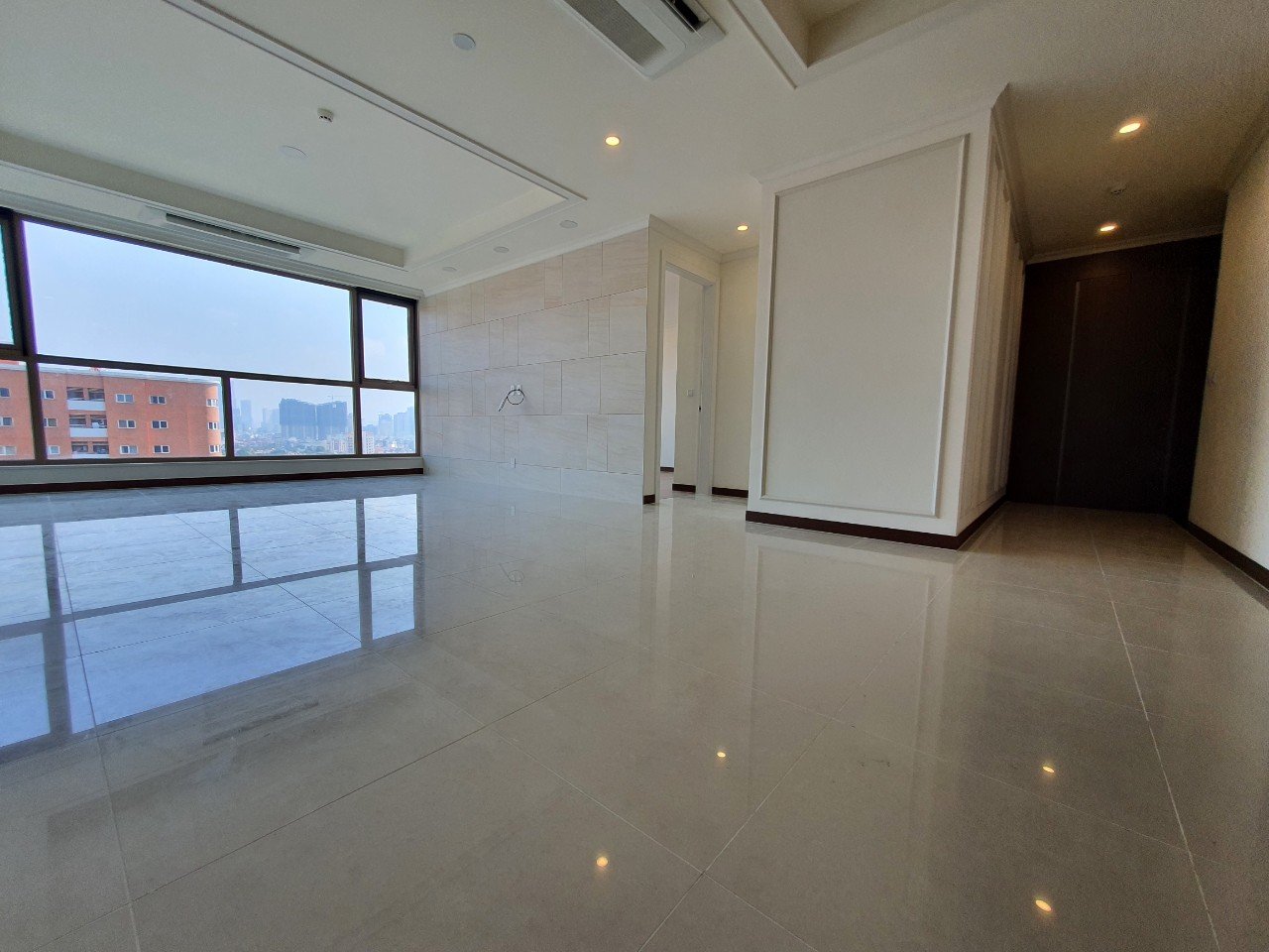 cần bán căn hộ 04 phòng ngủ đẹp tòa 902 8