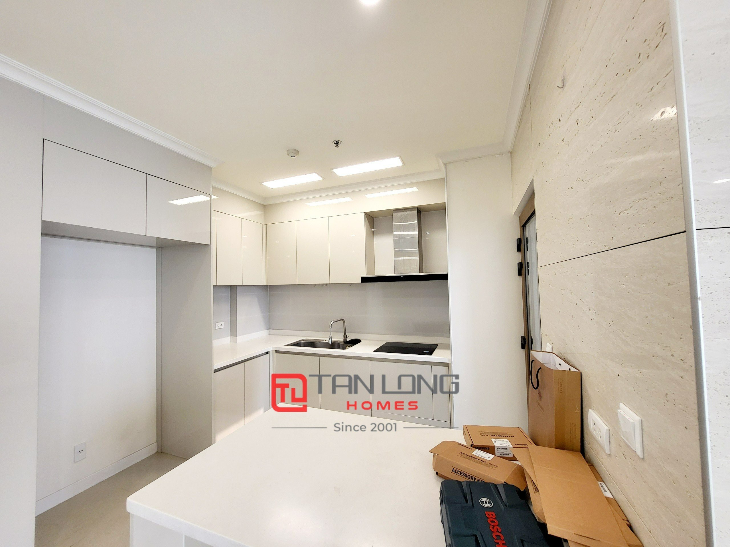 Cần bán căn hộ 3 ngủ 113m2 tầng cao view 2 hồ siêu HOT tại Starlake 4