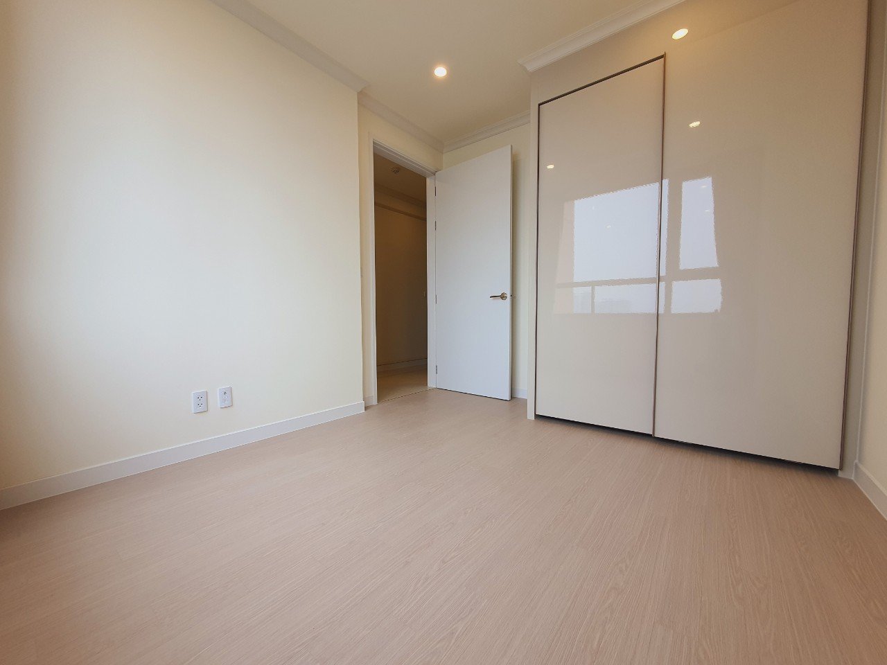 Cần bán căn hộ 3PN tòa 903B nhà mới chưa ở chung cư Starlake Tây Hồ Tây 6