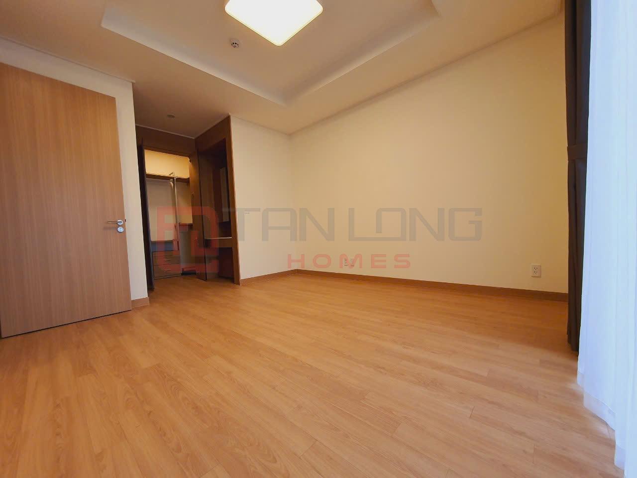 Cần bán gấp căn hộ 3 ngủ diện tích 101m2 loại D toà 903 Starlake Tây Hồ Tây 3