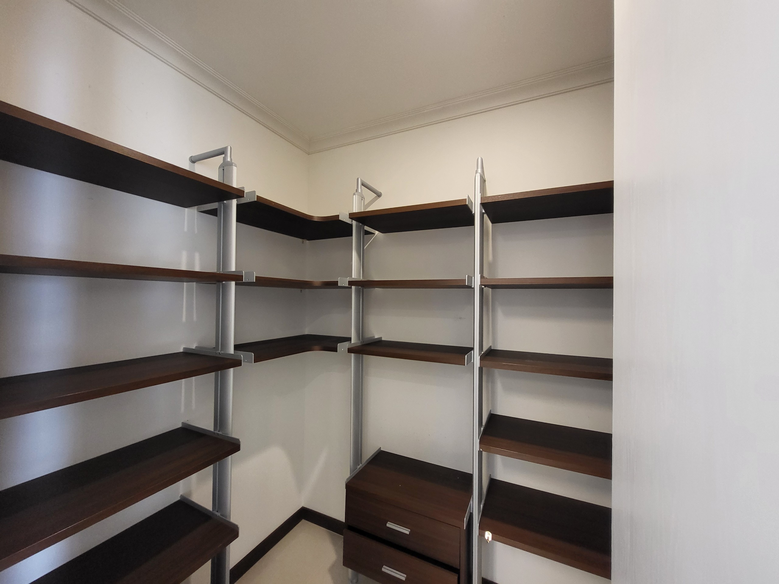 Cần cho thuê căn hộ 4 ngủ 154,54m2 full đồ hiện đại, đẳng cấp tại Starlake 10