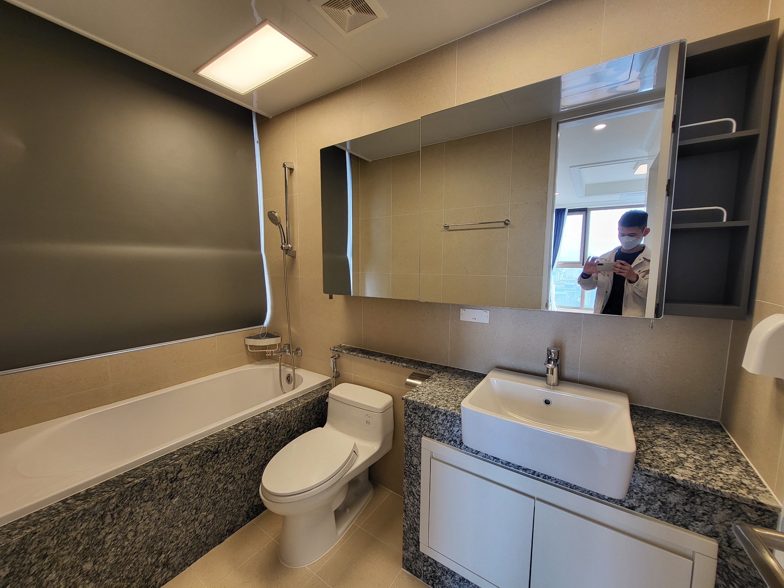 Cần cho thuê căn hộ 4 ngủ 154,54m2 full đồ hiện đại, đẳng cấp tại Starlake 13