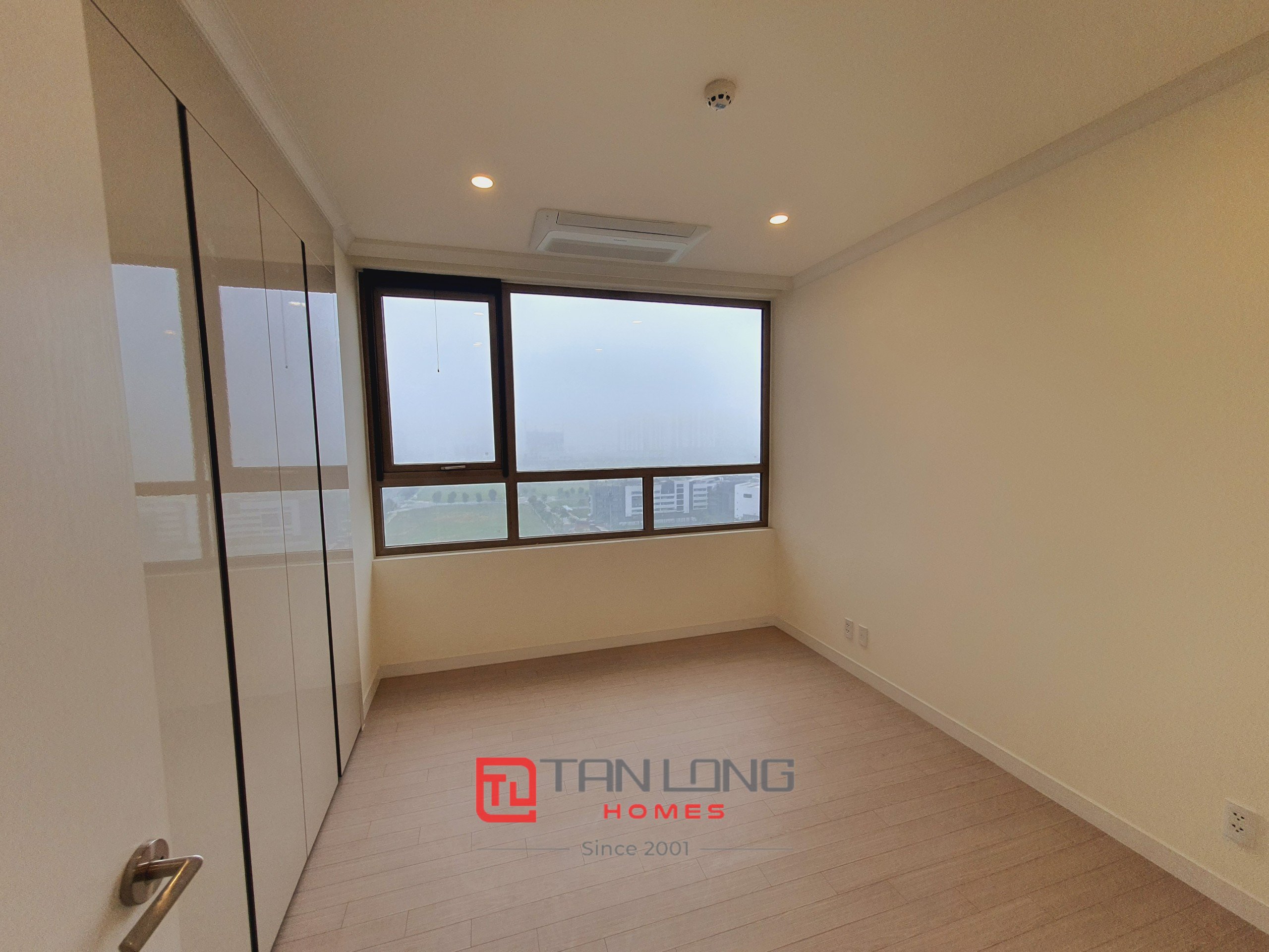 Chính chủ bán căn 2PN/109,82m2 nguyên bản view Hồ Tây tòa 901 Starlake 5