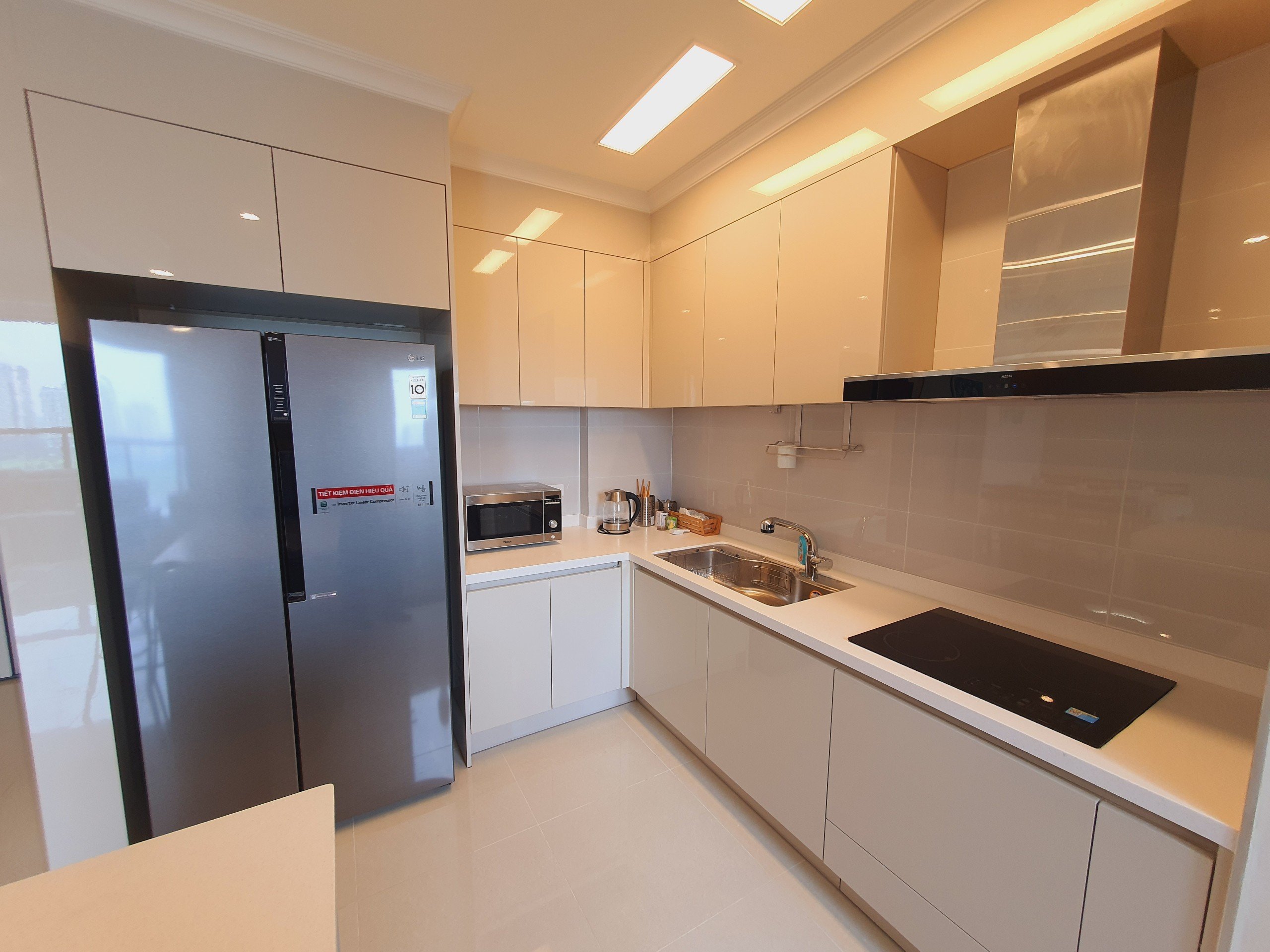 Chính chủ bán căn 3PN/113m2 view biệt thự tuyệt đẹp tại 901 Starlake, bao thuế phí 7