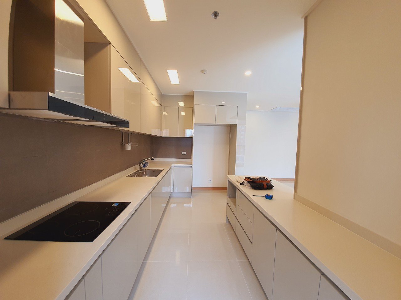 Chính chủ bán căn hộ 2PN loại D diện tích to nhất chung cư Starlake Tây Hồ Tây 5