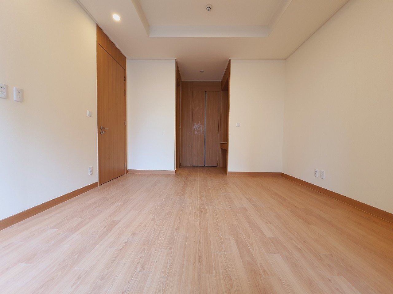 Chính chủ bán căn hộ 2PN loại D diện tích to nhất chung cư Starlake Tây Hồ Tây 7